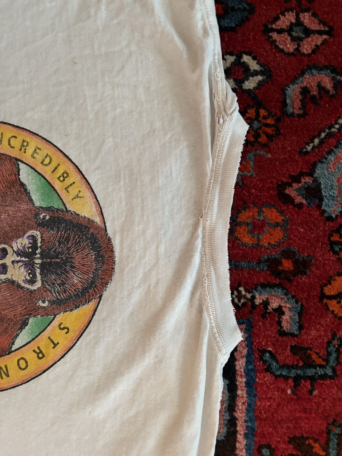 Vintage Vintage Distressed Gorilla Glue tee Size US XL / EU 56 / 4 - 4 Thumbnail