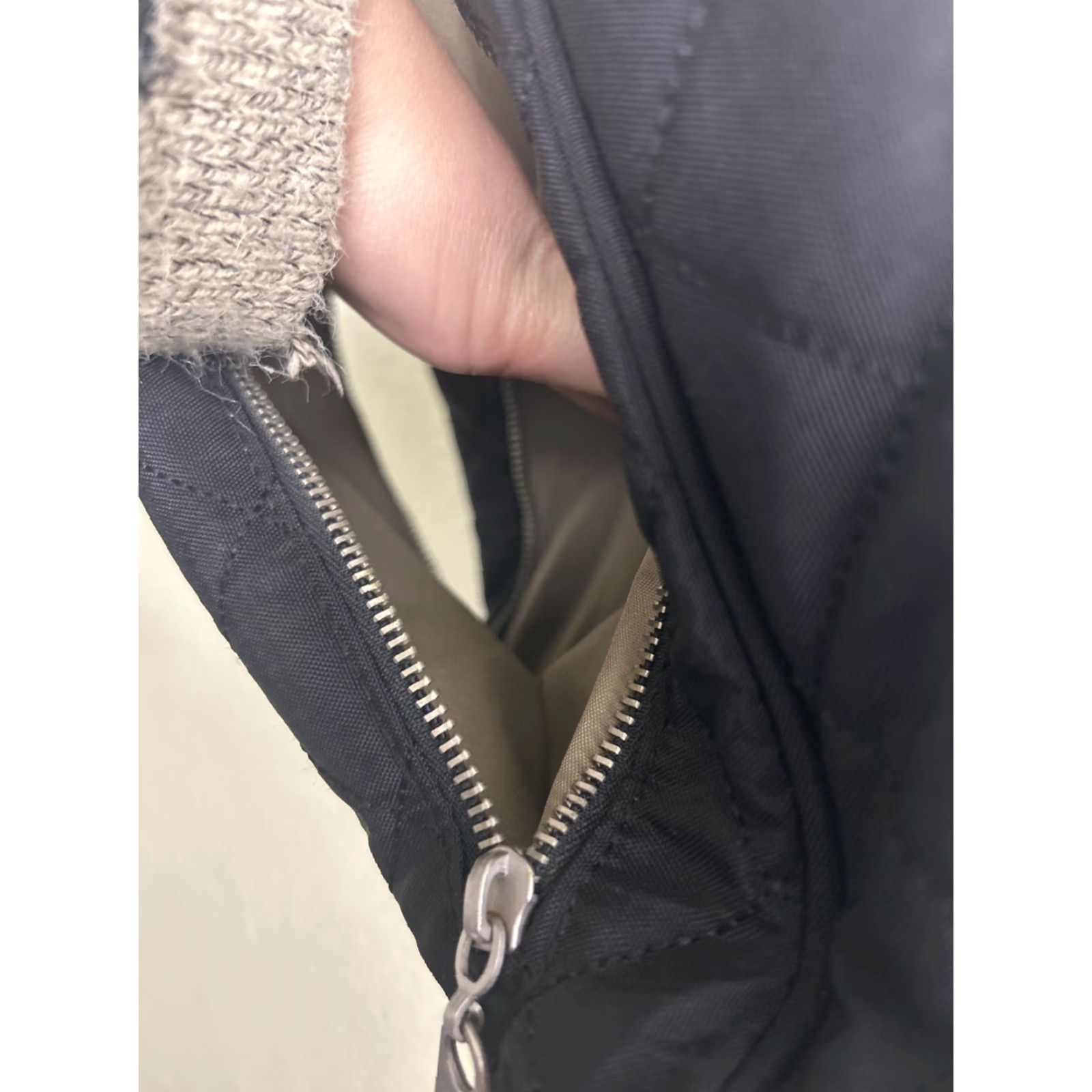 Vintage Baggallini Quilted Shoulder Large Tote Bag Black Nylon Zippers Travel Women Size ONE SIZE - 7 Thumbnail