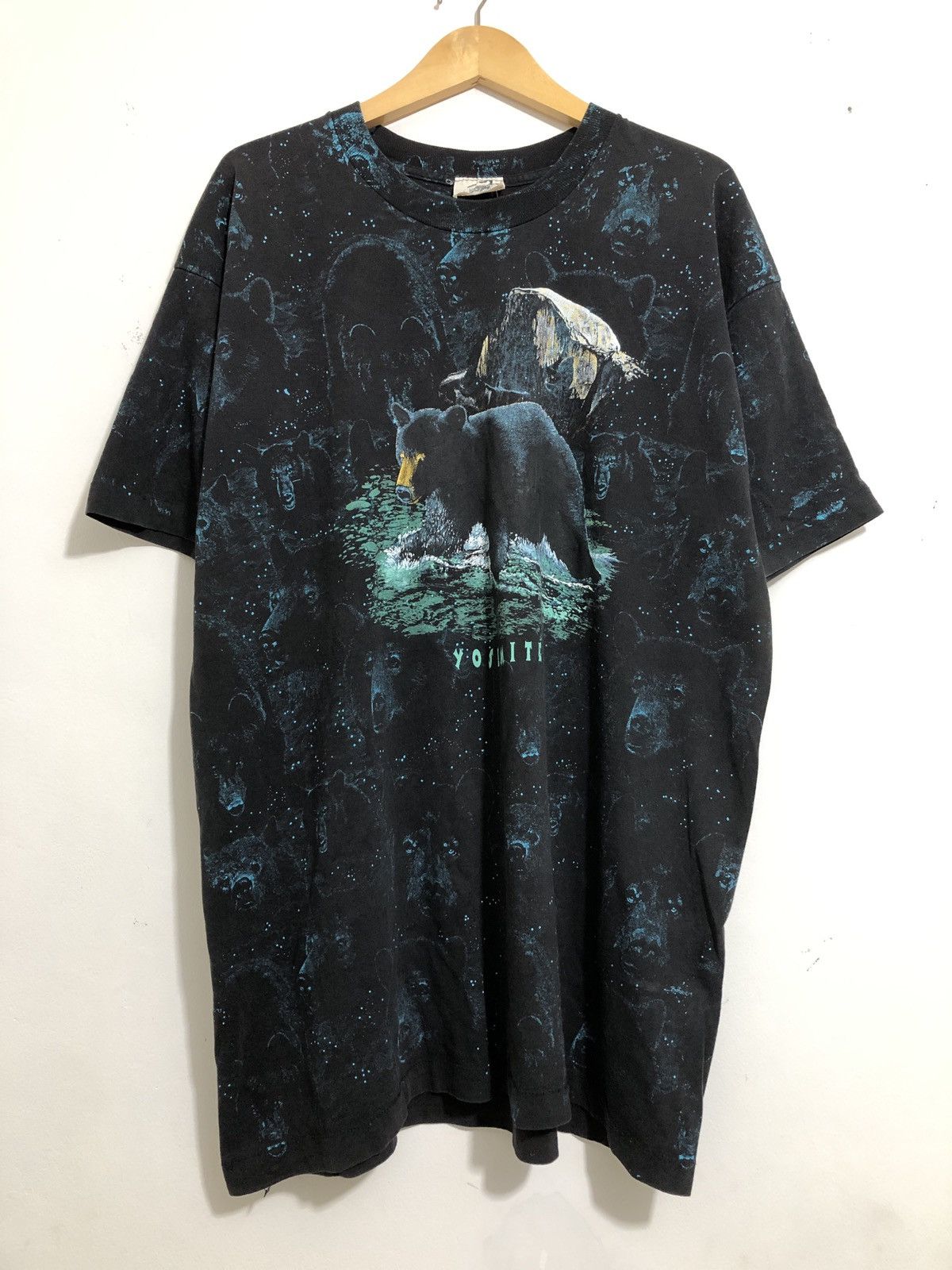 Vintage Vintage All Over Print Yosemite T-Shirt Size US XL / EU 56 / 4 - 1 Thumbnail