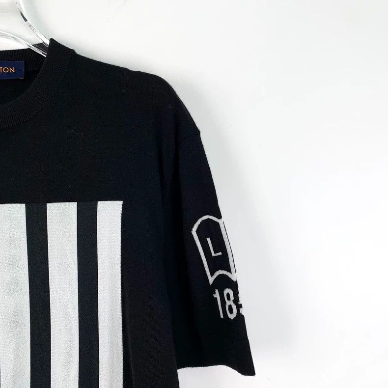Louis Vuitton Louis Vuitton Black Barcode Earth Print Wool Crew Neck Sho Size US XS / EU 42 / 0 - 3 Thumbnail