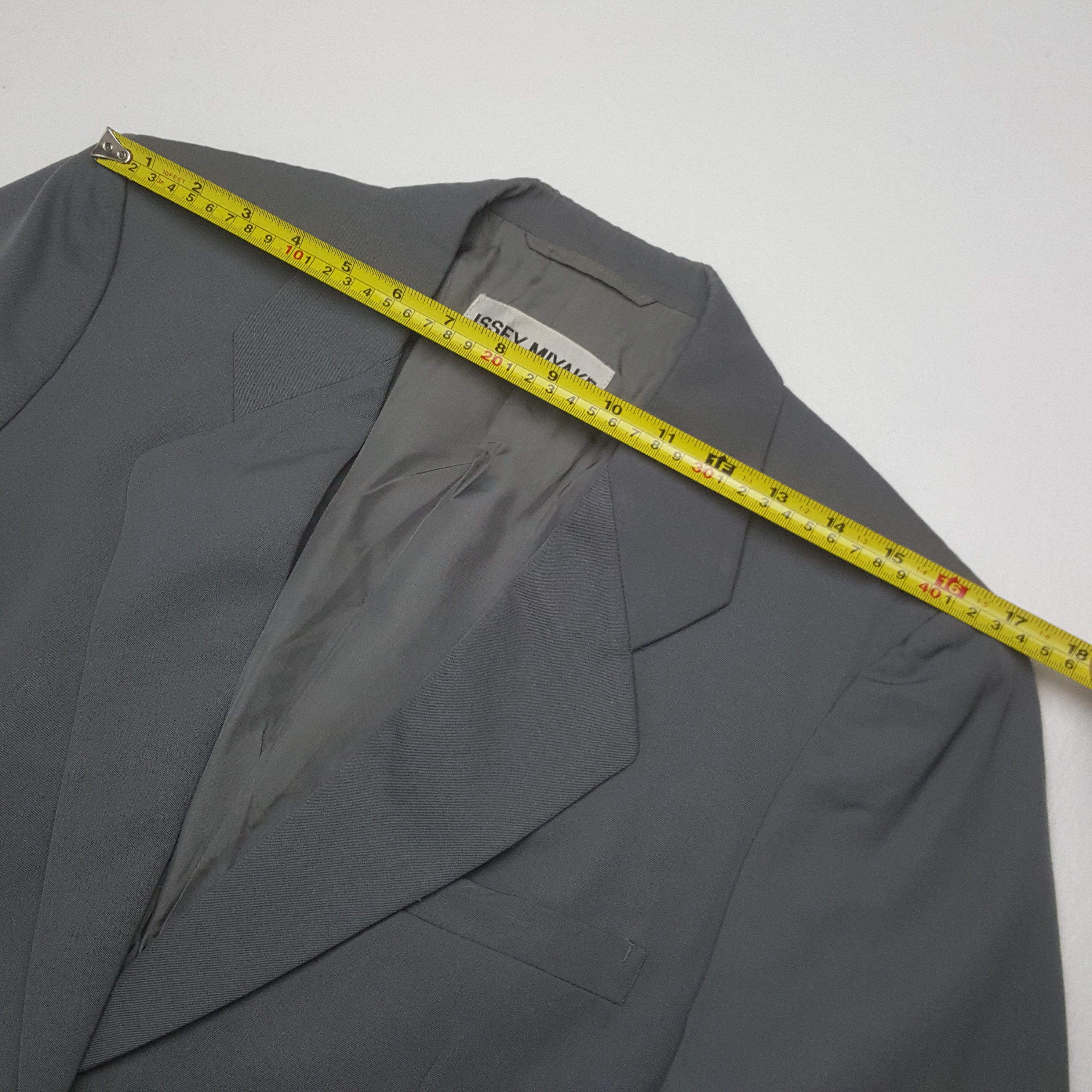 Issey Miyake Vintage Issey Miyake Japanese Blazer Jackets C307N18 Size US S / EU 44-46 / 1 - 5 Thumbnail