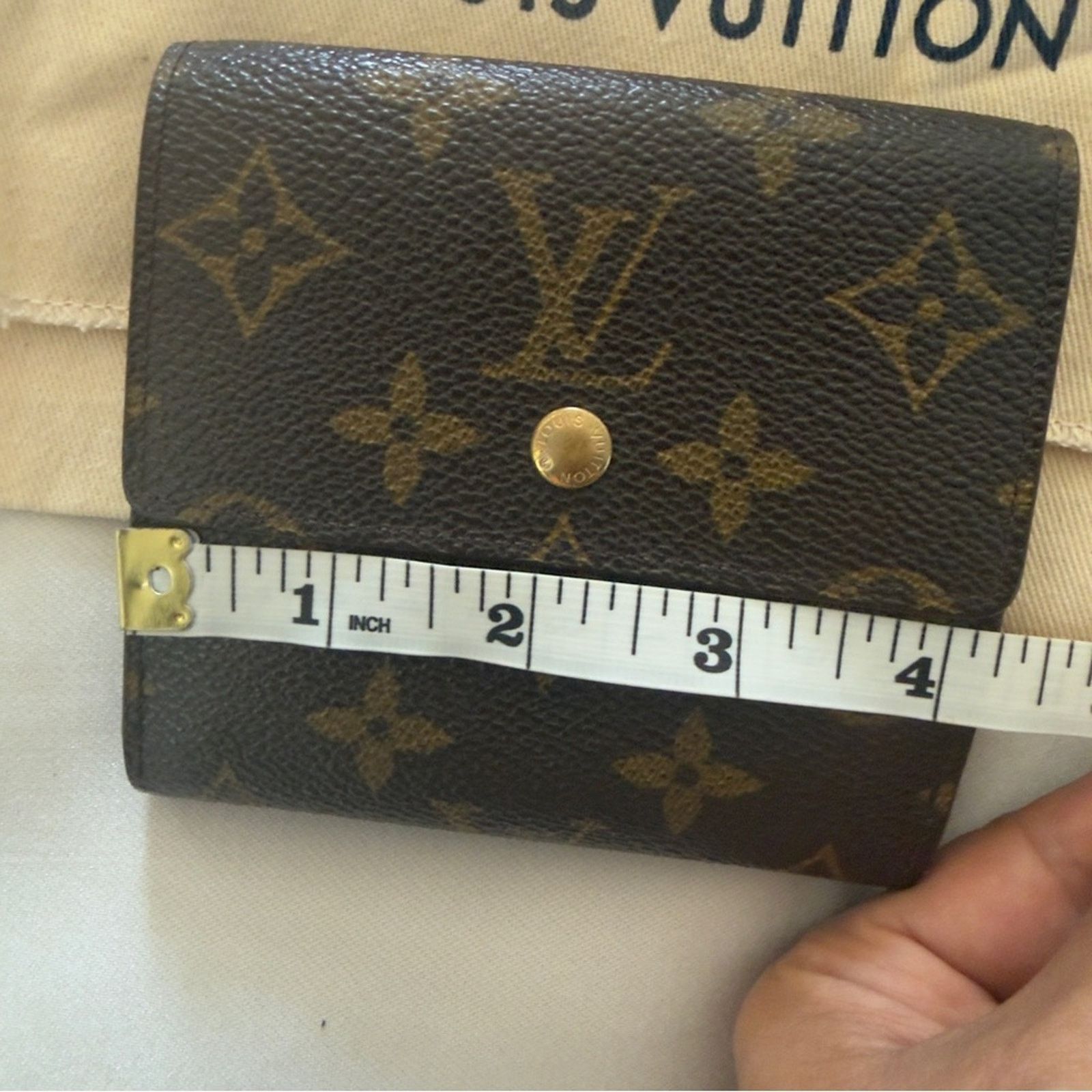 Louis Vuitton Louis Vuitton Monogram Canvas Compact Card Holder Size ONE SIZE - 11 Thumbnail
