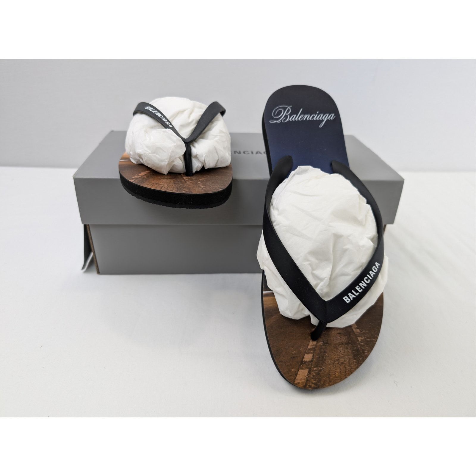 Balenciaga o1rshd1 Souvenir Thong TPU Monument Print Slipper in Arc Size US 9 / EU 42 - 16 Thumbnail