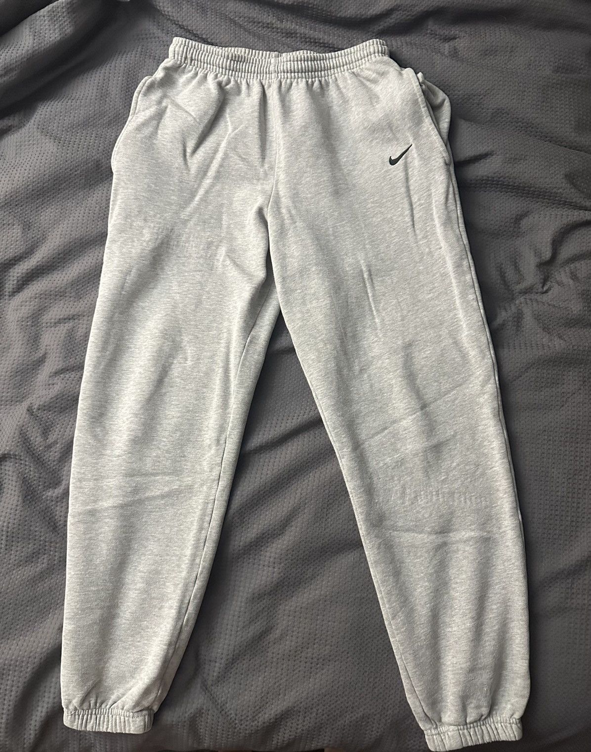 Nike Vintage Nike Cuffed Sweatpants Size US 32 / EU 48 - 1 Thumbnail