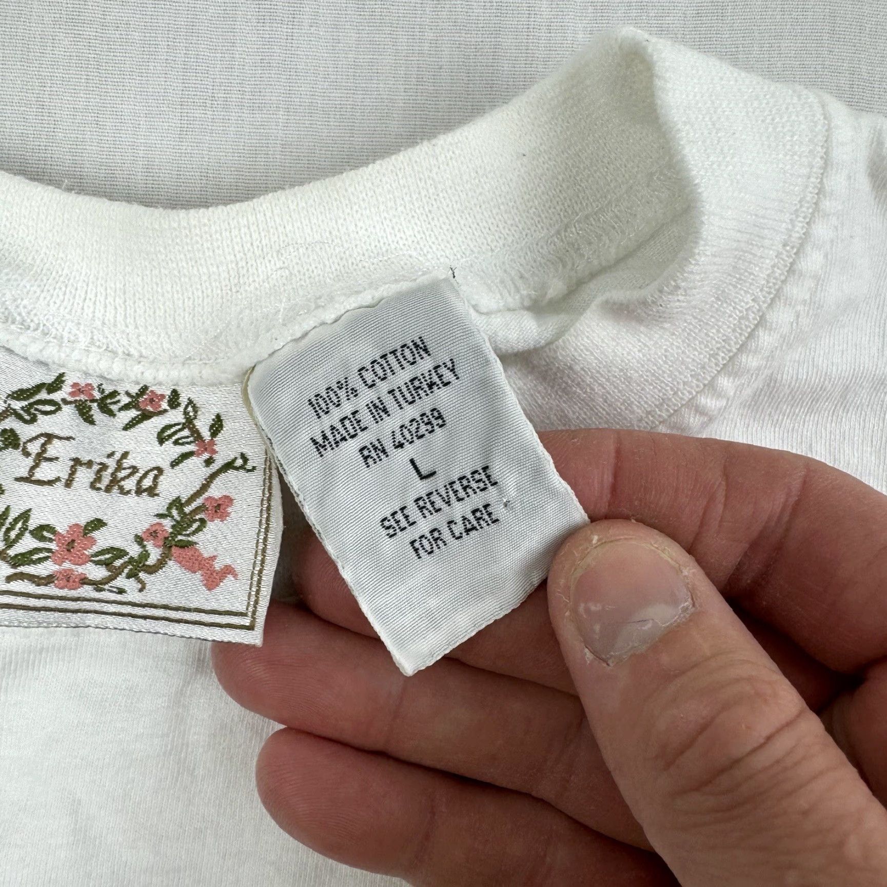 Vintage VINTAGE Erika T-Shirt Shirt Womens Large White 90s Casual Crew Neck Short Sleeve 90s Mens Womens? Size L / US 10 / IT 46 - 5 Thumbnail