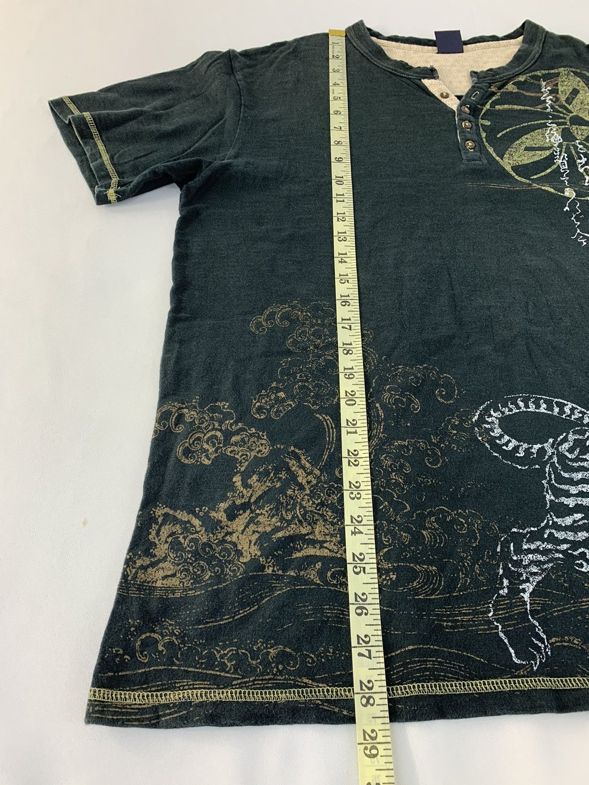 Japanese Brand Hype 90s Henley Age Core Kanji Tiger Big Printed Tee Size US L / EU 52-54 / 3 - 10 Thumbnail