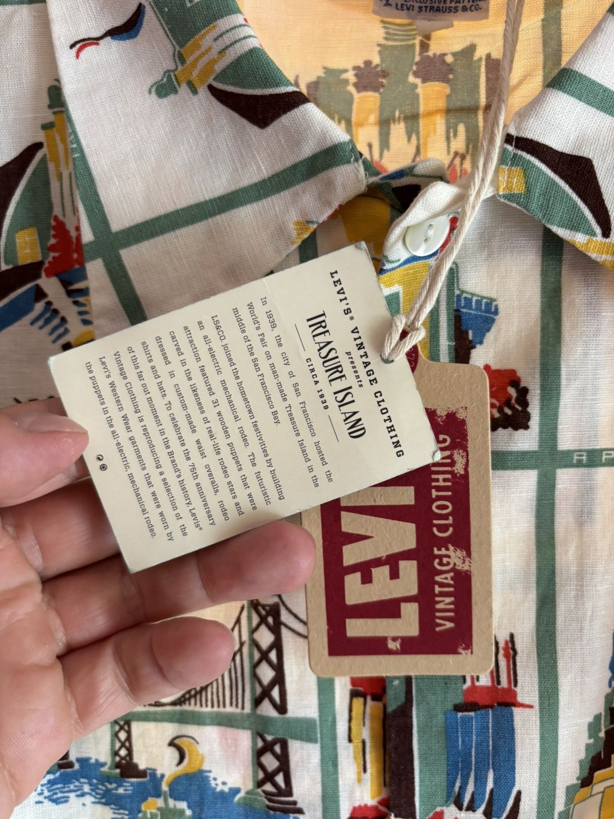Levi's × Levi's Vintage Clothing Levi's Men's multi 1930’s Gayway Souvenir Shirt medium BNWT Size US M / EU 48-50 / 2 - 4 Thumbnail
