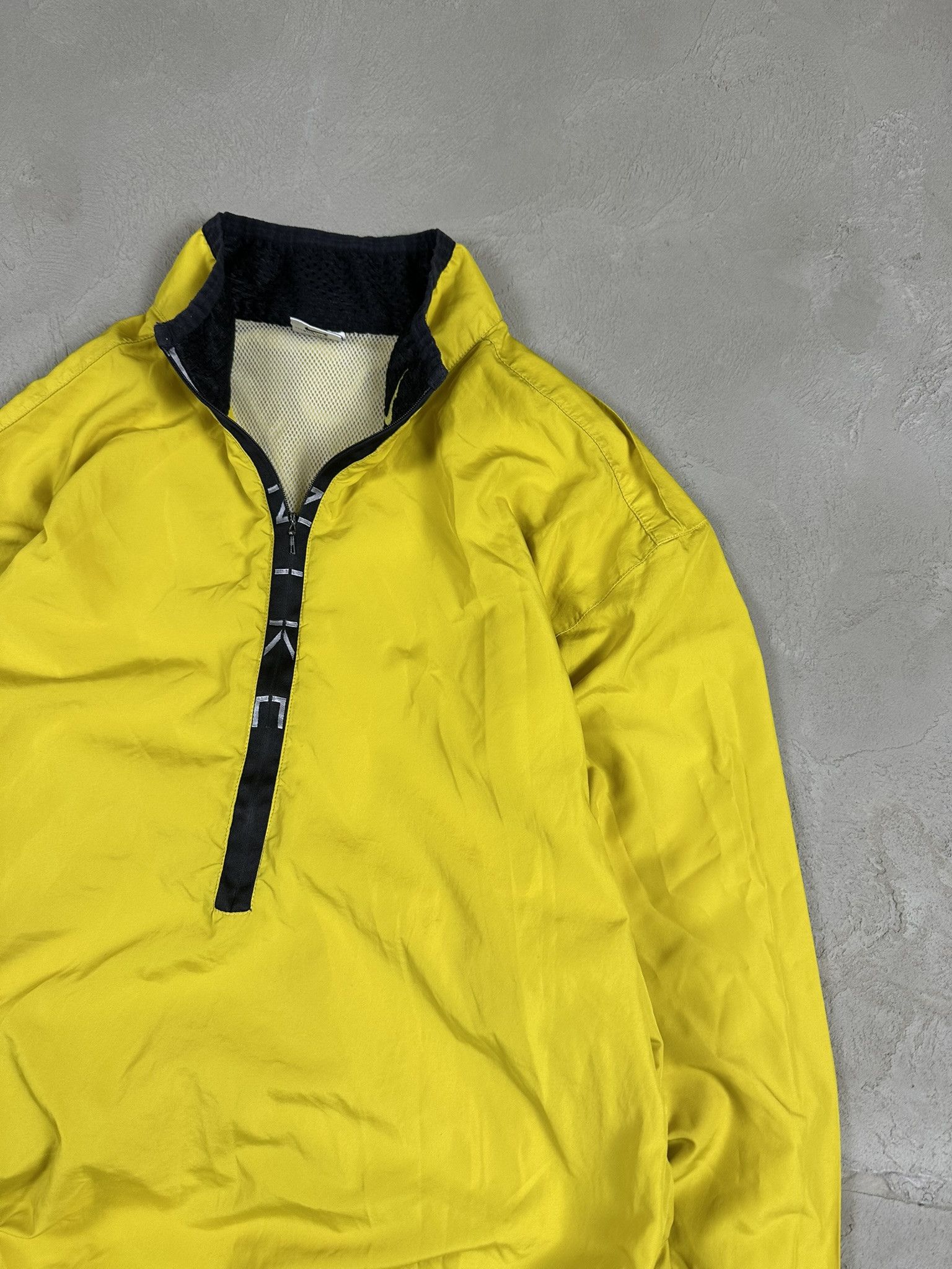 Nike 90s Vintage Nike Tracksuit Nylon Light Boxy Jacket Size US L / EU 52-54 / 3 - 7 Thumbnail