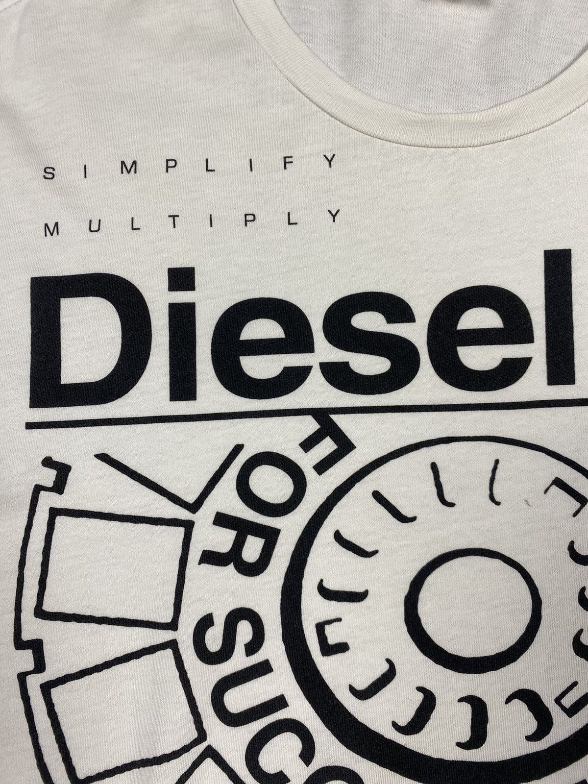 Diesel Vintage Diesel Designer Y2K Big Logo Tee T Shirt Size L Size US L / EU 52-54 / 3 - 6 Thumbnail