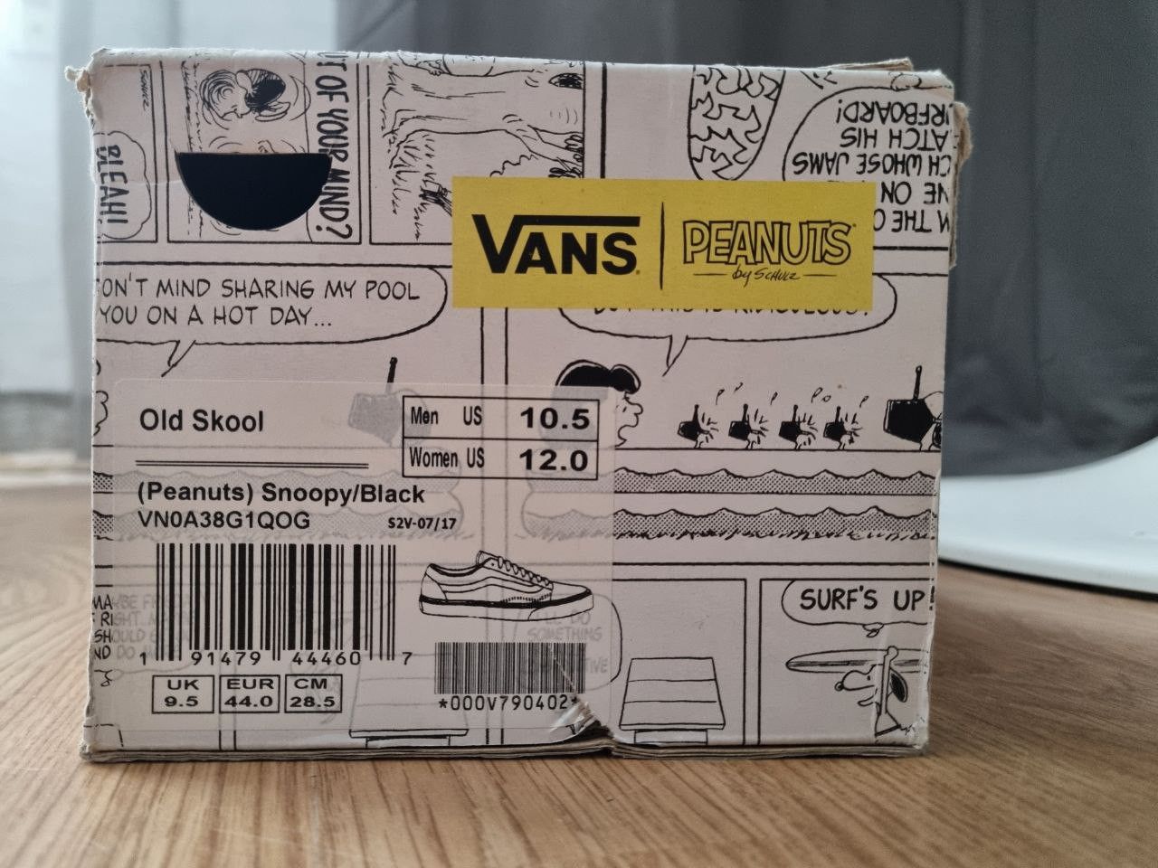 Peanuts × Vans Vans Old Skool Peanuts Snoopy Size US 10.5 / EU 43-44 - 8 Thumbnail