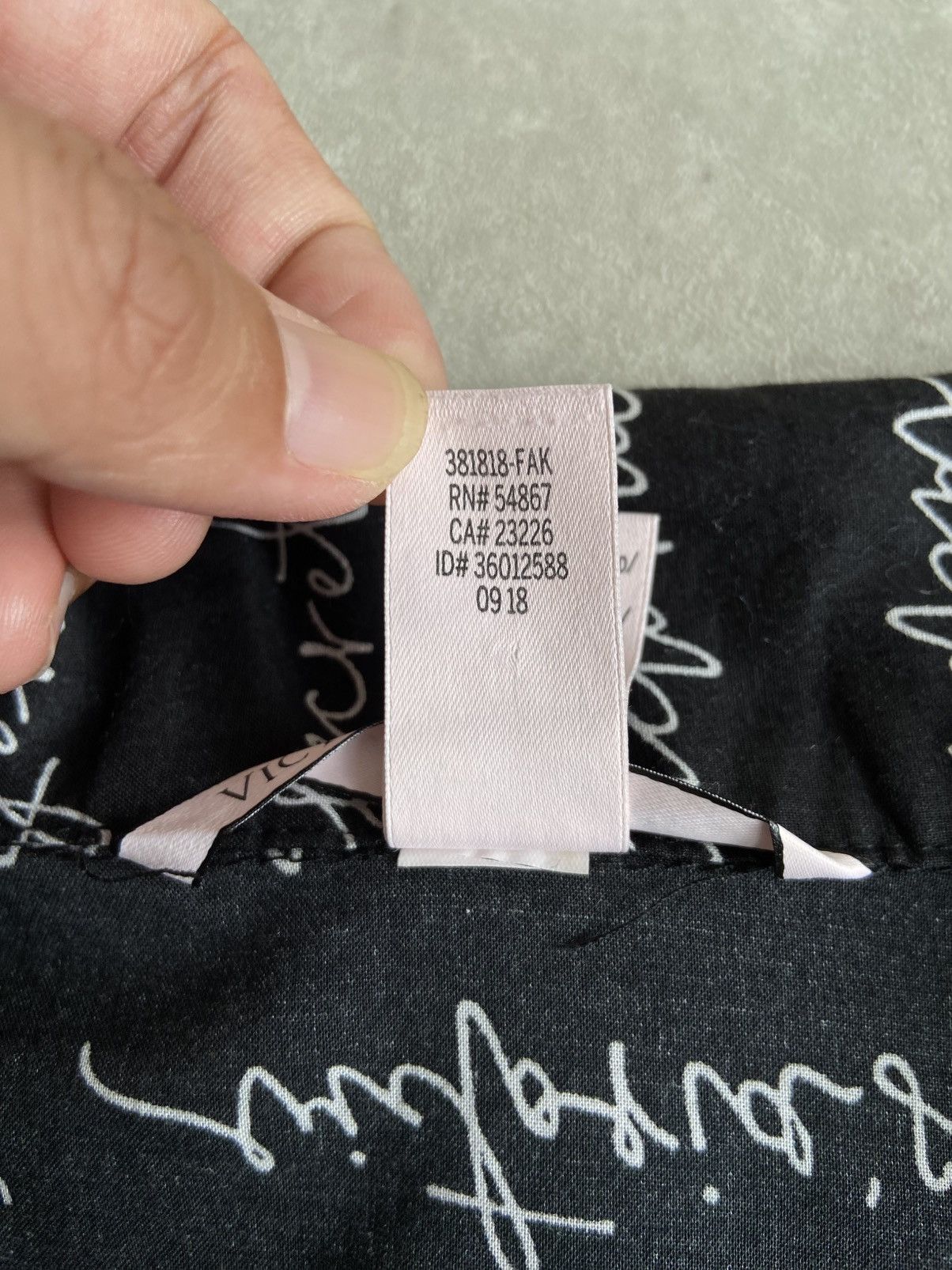 Designer × Victoria's Secret Victoria Secret Script Black Pajama Longsleeve Size M / US 6-8 / IT 42-44 - 8 Thumbnail