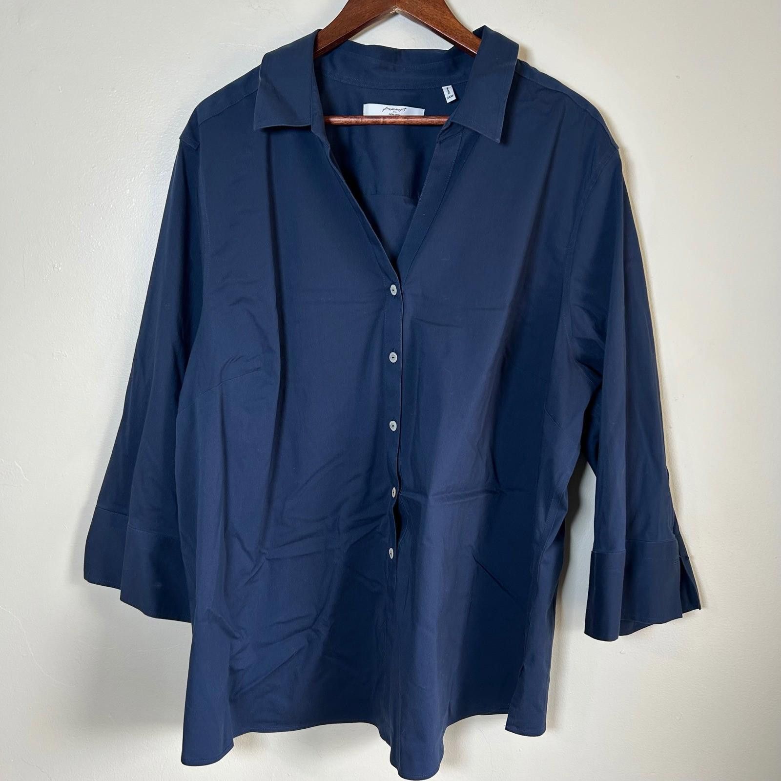 Other Foxcroft Button Down Shirt Women 24W Navy Blue Non-Iron Size 4XL / US 24-26 - 1 Thumbnail