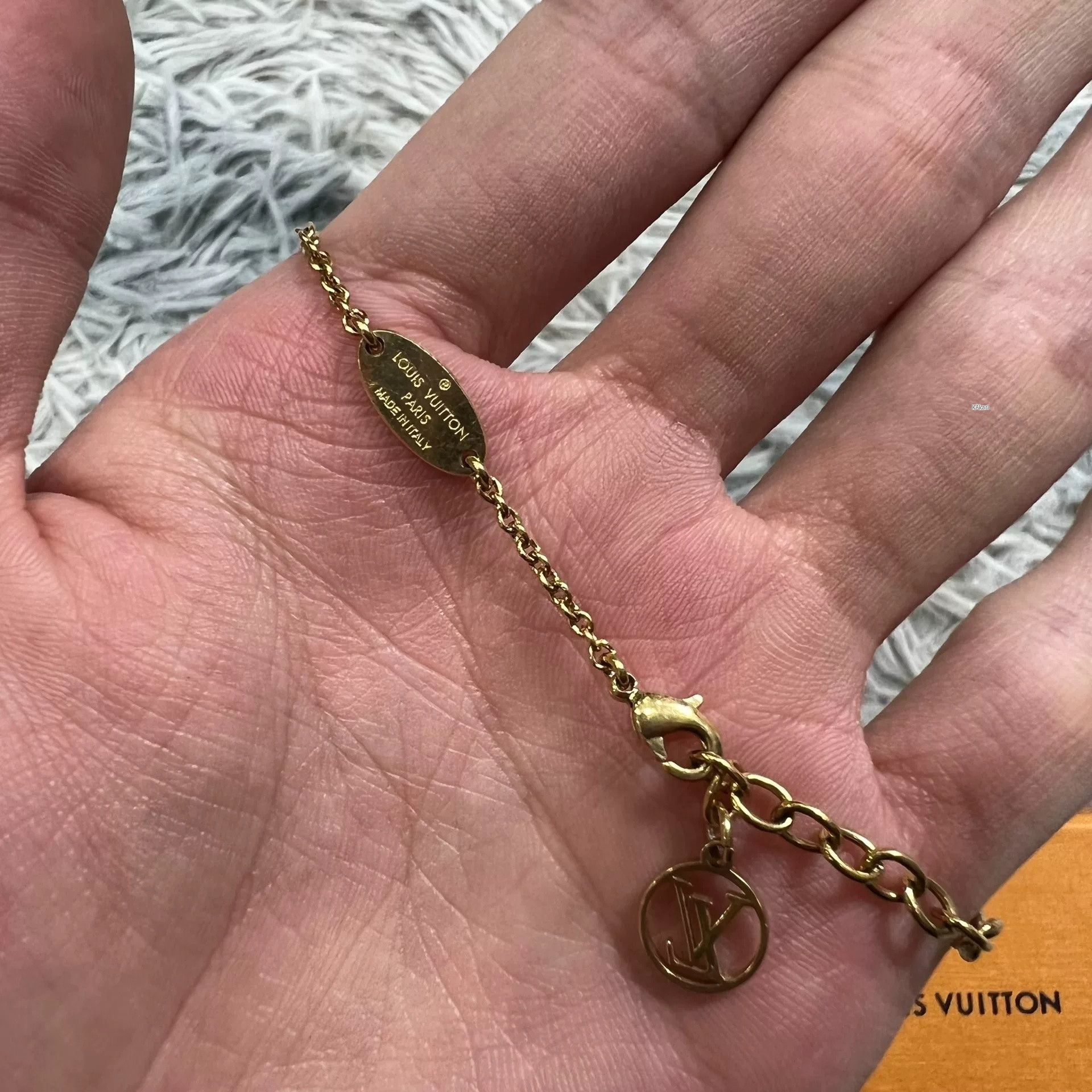 Louis Vuitton Louis Vuitton Gold Bracelet Size ONE SIZE - 2 Thumbnail