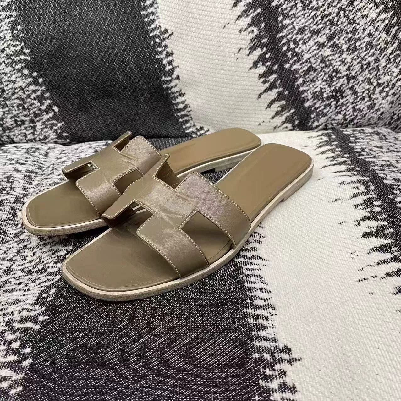 Hermes Hermes Brown Sandals us_9 Women Size US 9 / IT 39 - 1 Thumbnail