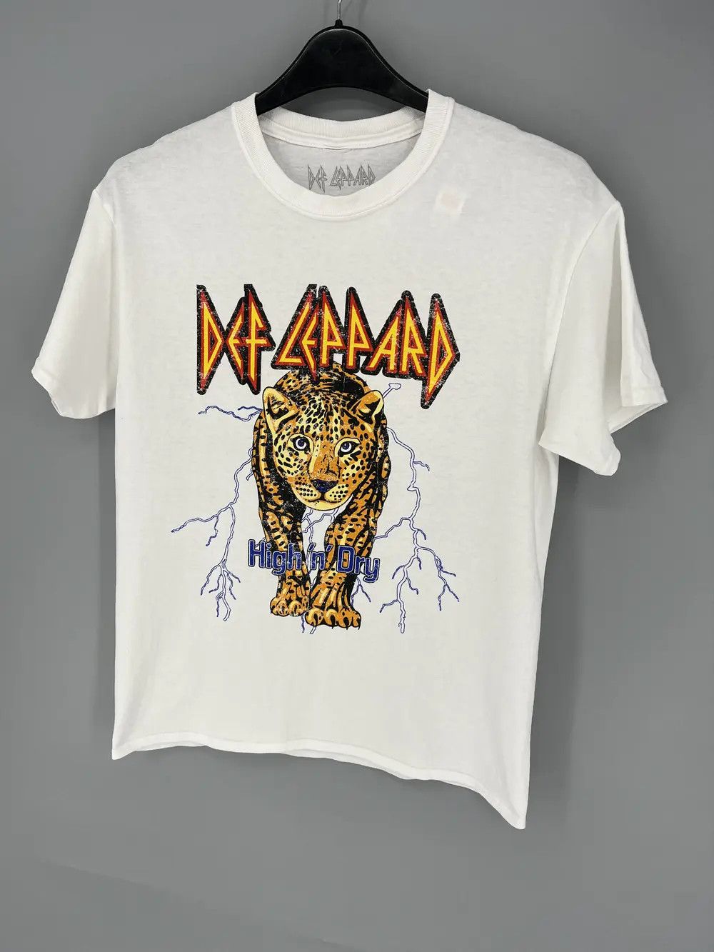 Band Tees VINTAGE Y2K DEF LEPPARD BAND TEE SIZE S Size US S / EU 44-46 / 1 - 5 Thumbnail