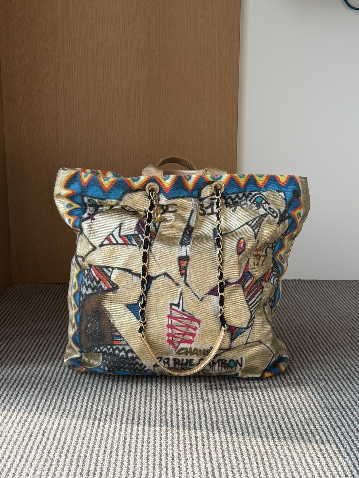Chanel Chanel 2019 Paris Egypt Graffiti Tote bag Size ONE SIZE - 5 Thumbnail