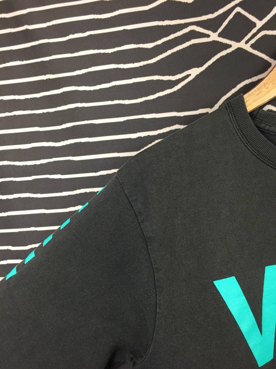 Vans Vans Off The Wall Big Logo Checkerboard Sleeves Tee Size M Size US M / EU 48-50 / 2 - 5 Thumbnail