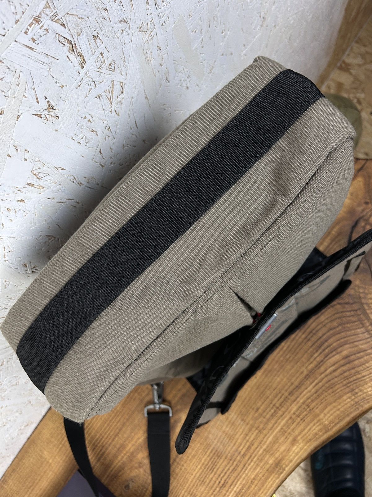 Oakley Vintage Oakley Messenger Laptop Software Crossbody Messenger Size ONE SIZE - 10 Thumbnail