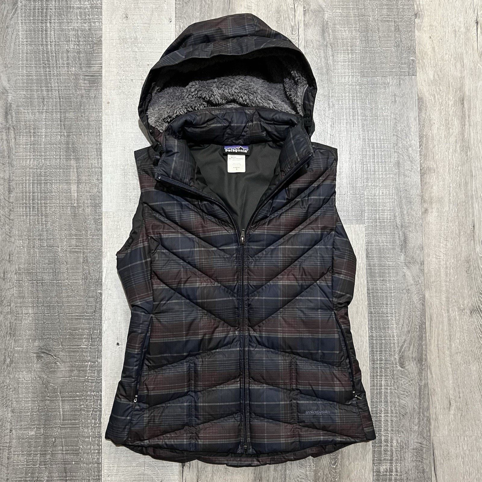 Patagonia Patagonia Down With It Vest Women Size Small Puffer Jacket Size S / US 4 / IT 40 - 1 Thumbnail