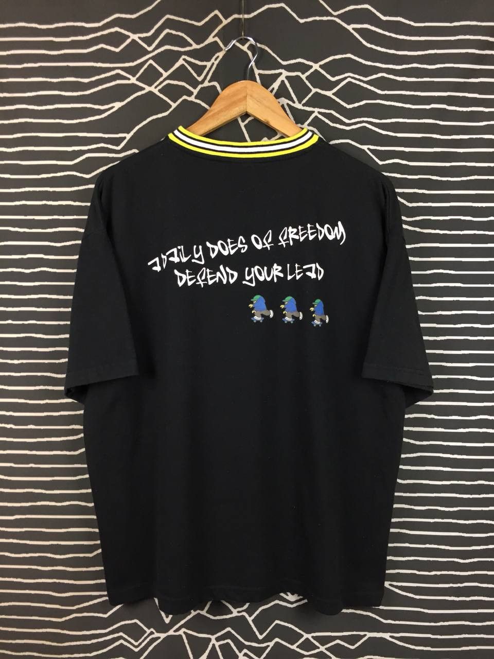 Airwalk Vtg Airwalk Skateboards Daily Dose of Freedom V-Neck Tee Size US XL / EU 56 / 4 - 4 Thumbnail