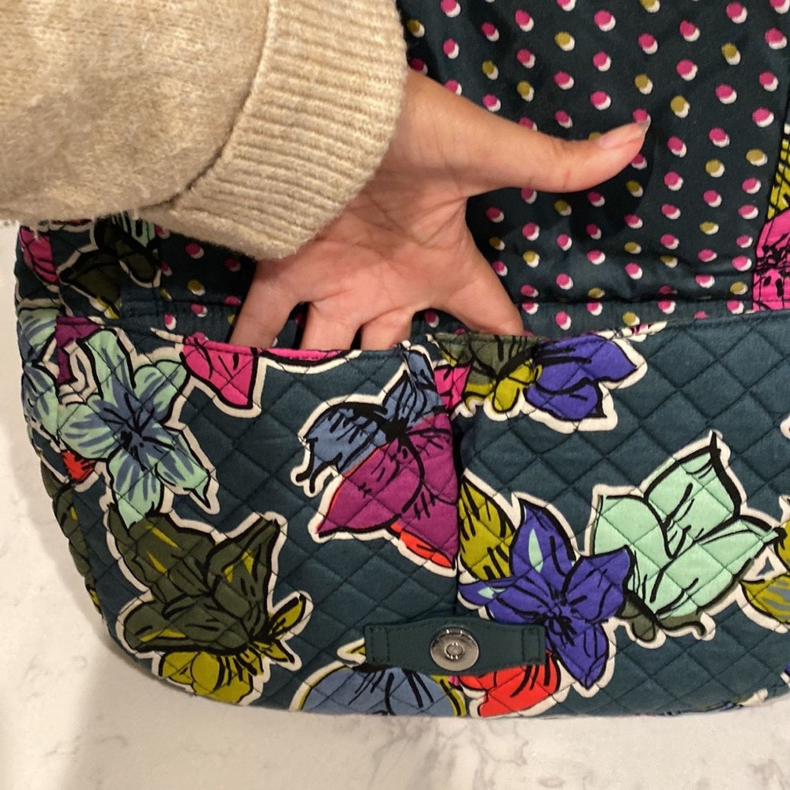 Vera Bradley Vera Bradley Carson Falling Flowers quilted crossbody bag Size ONE SIZE - 7 Thumbnail