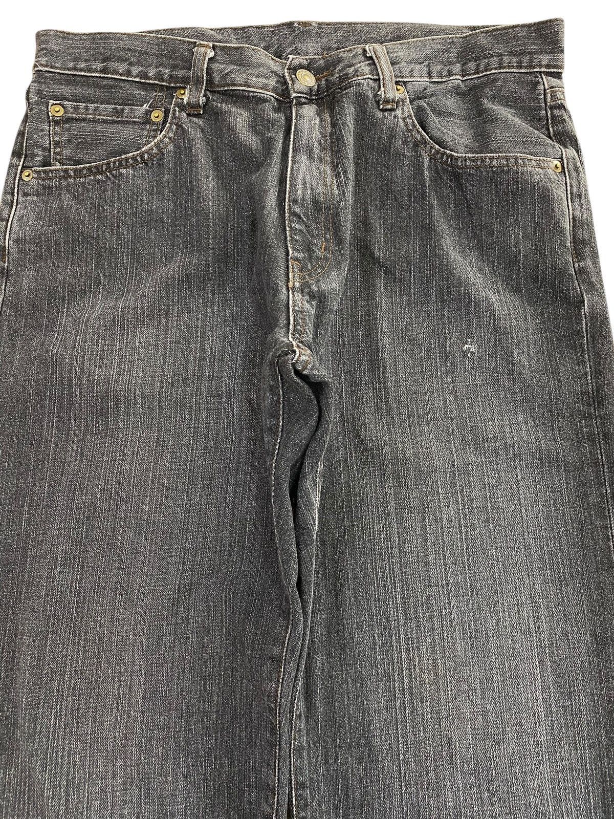 Uniqlo Uniqlo Blue Wash High Waisted Style Loose Jeans Size US 33 - 2 Thumbnail