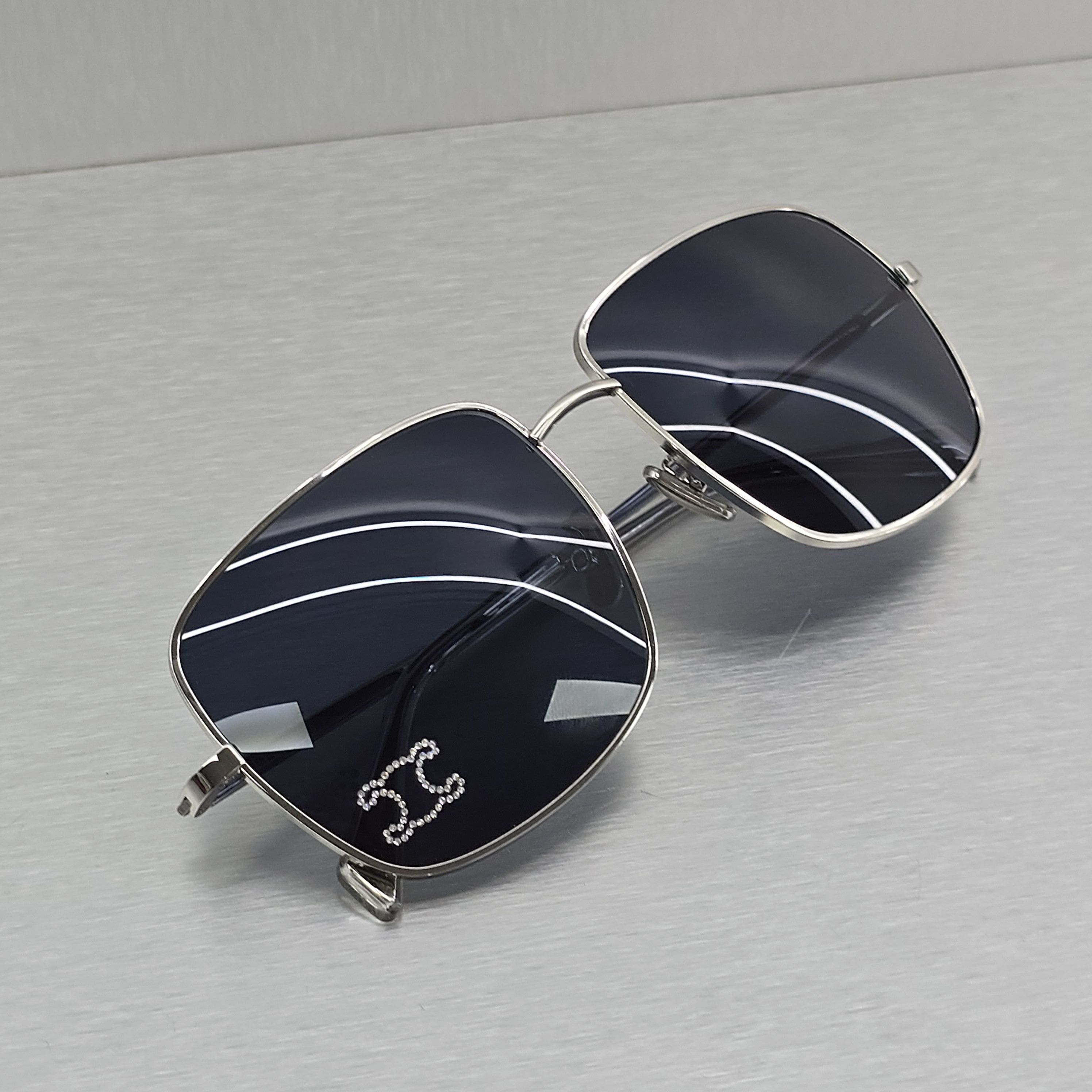 Celine CELINE CL40284U 16V Rhinestone Triomphe Size ONE SIZE - 1 Thumbnail