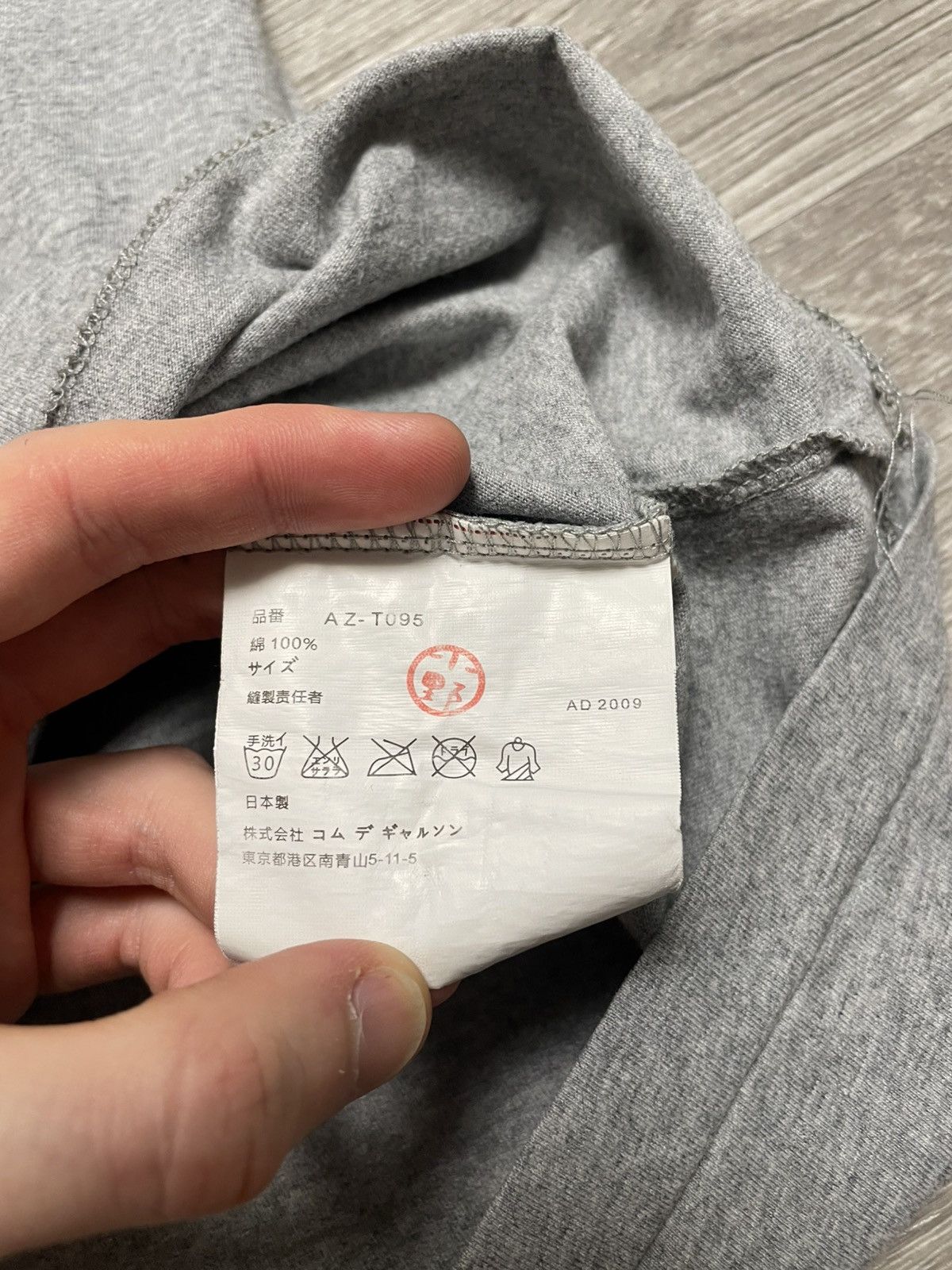 Comme des Garcons PLAY Vintage Comme Des Garcons Play Heart Logo Gray T-Shirt Y2K Size US XL / EU 56 / 4 - 8 Thumbnail