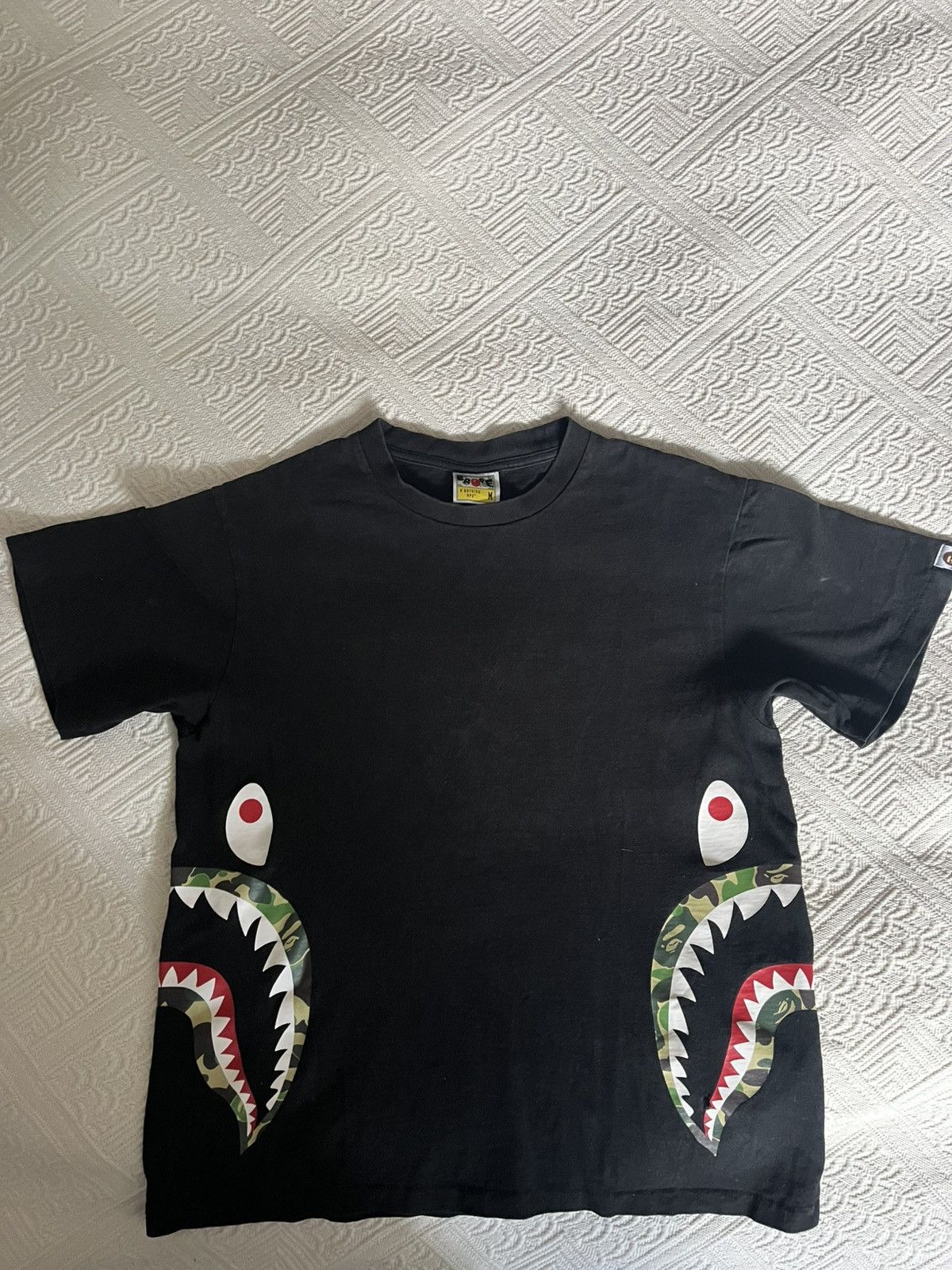 Bape BAPE 1st Camo Side Shark Tee Size US M / EU 48-50 / 2 - 1 Thumbnail