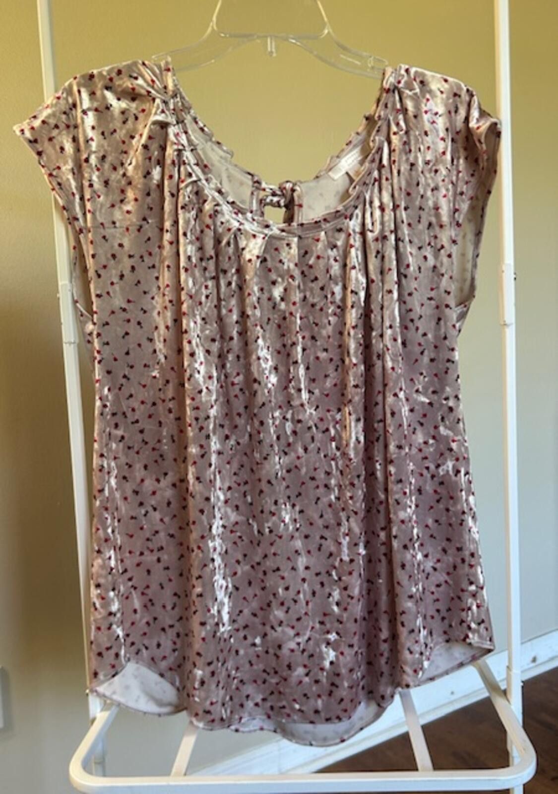 Unknown London Light Pink Satin Floral Cap Sleeve Lauren Conrad Blouse L Size L / US 10 / IT 46 - 1 Thumbnail