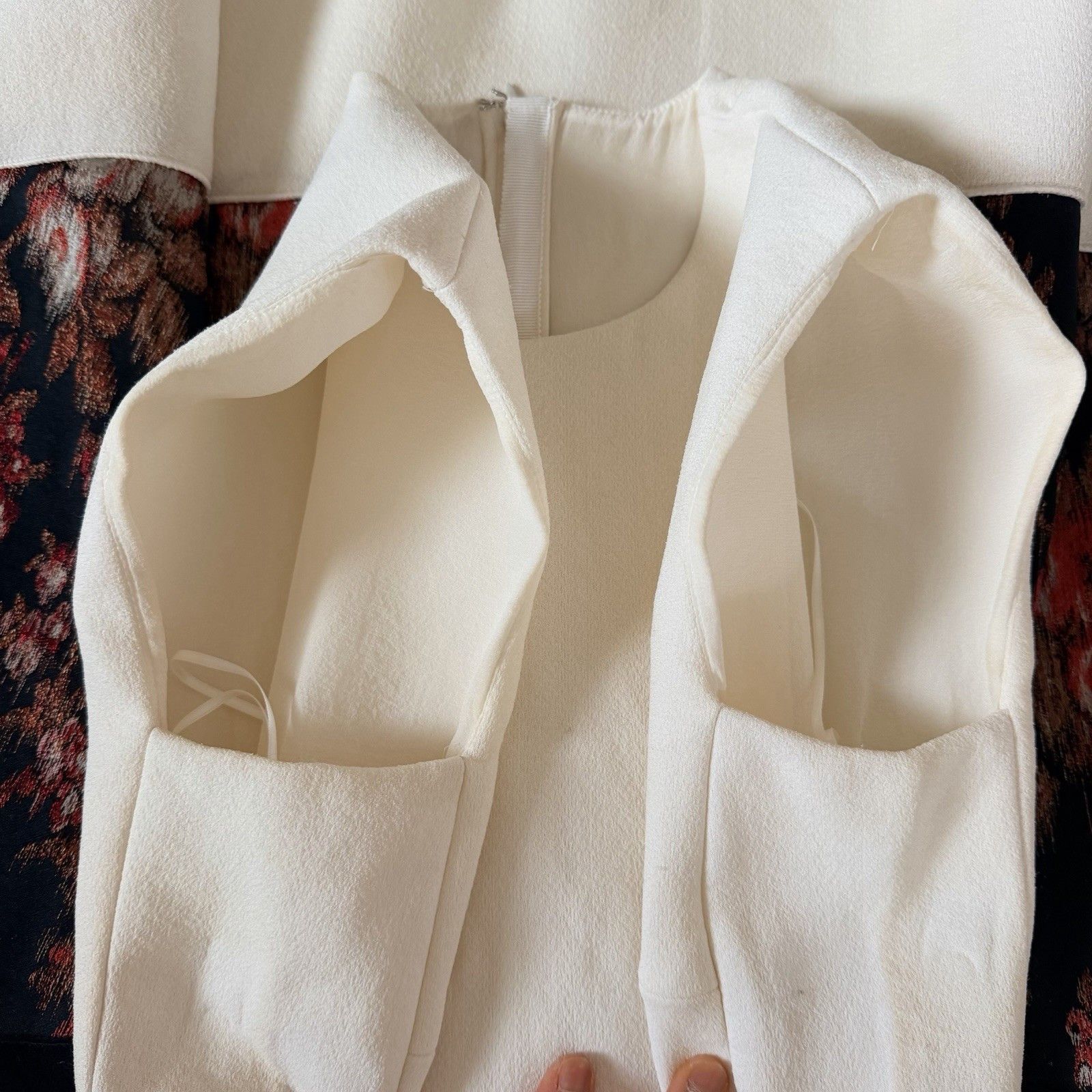 Giambattista Valli Giambattista Valli Pre Fall 2015 Runway Dress IT 38 XXS Silk Size XXS / US 00 / IT 34 - 10 Thumbnail