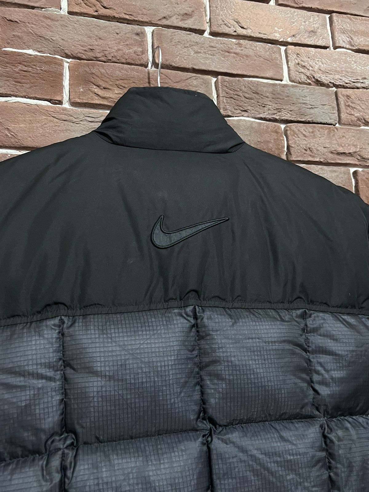 Nike Vintage 90s Nike Swoosh Black Down Puffer Hooded Vest Size M Size US S / EU 44-46 / 1 - 4 Thumbnail