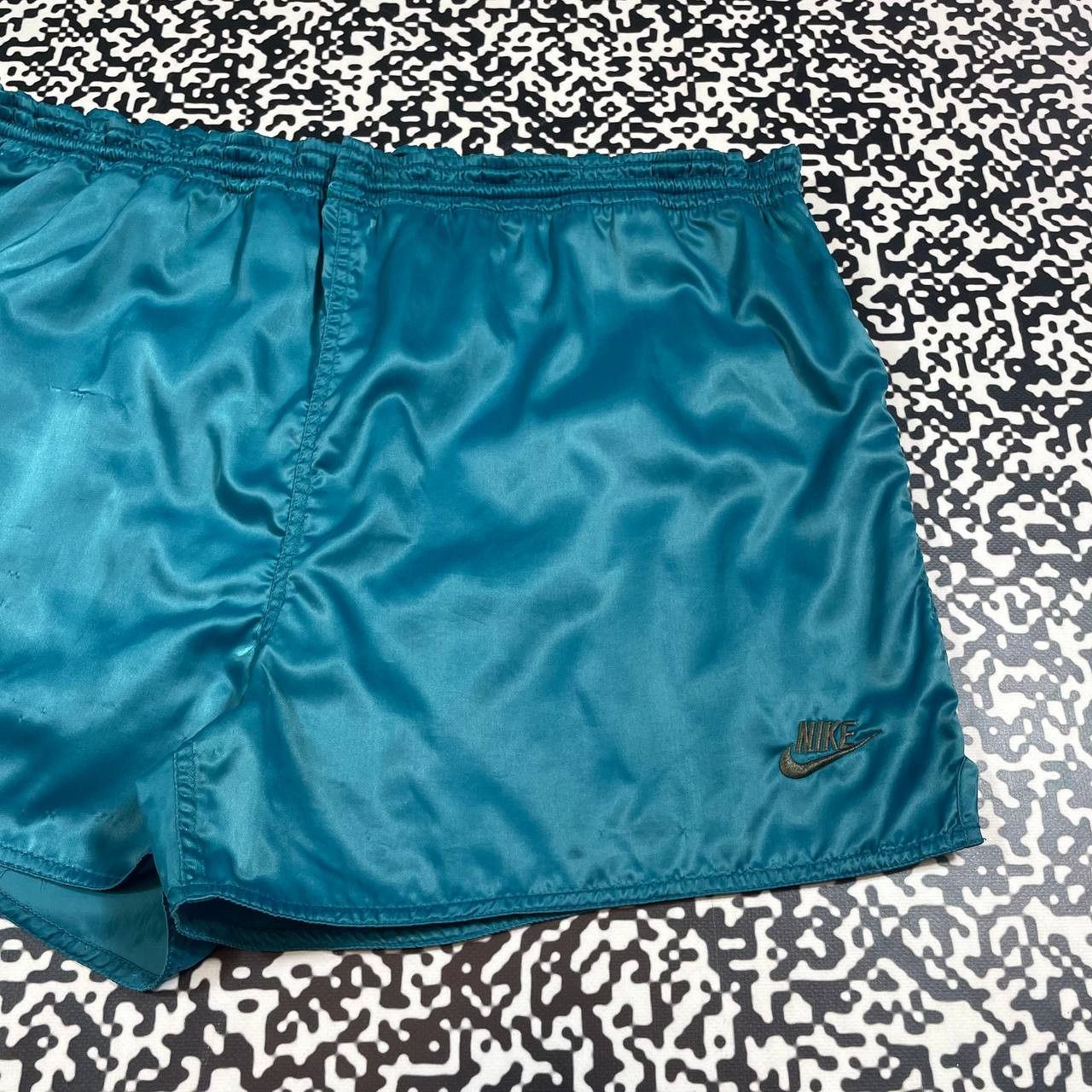 Nike Vintage 90s Nike Swoosh Logo Retro Style Sport Shorts Size US 38 / EU 54 - 3 Thumbnail
