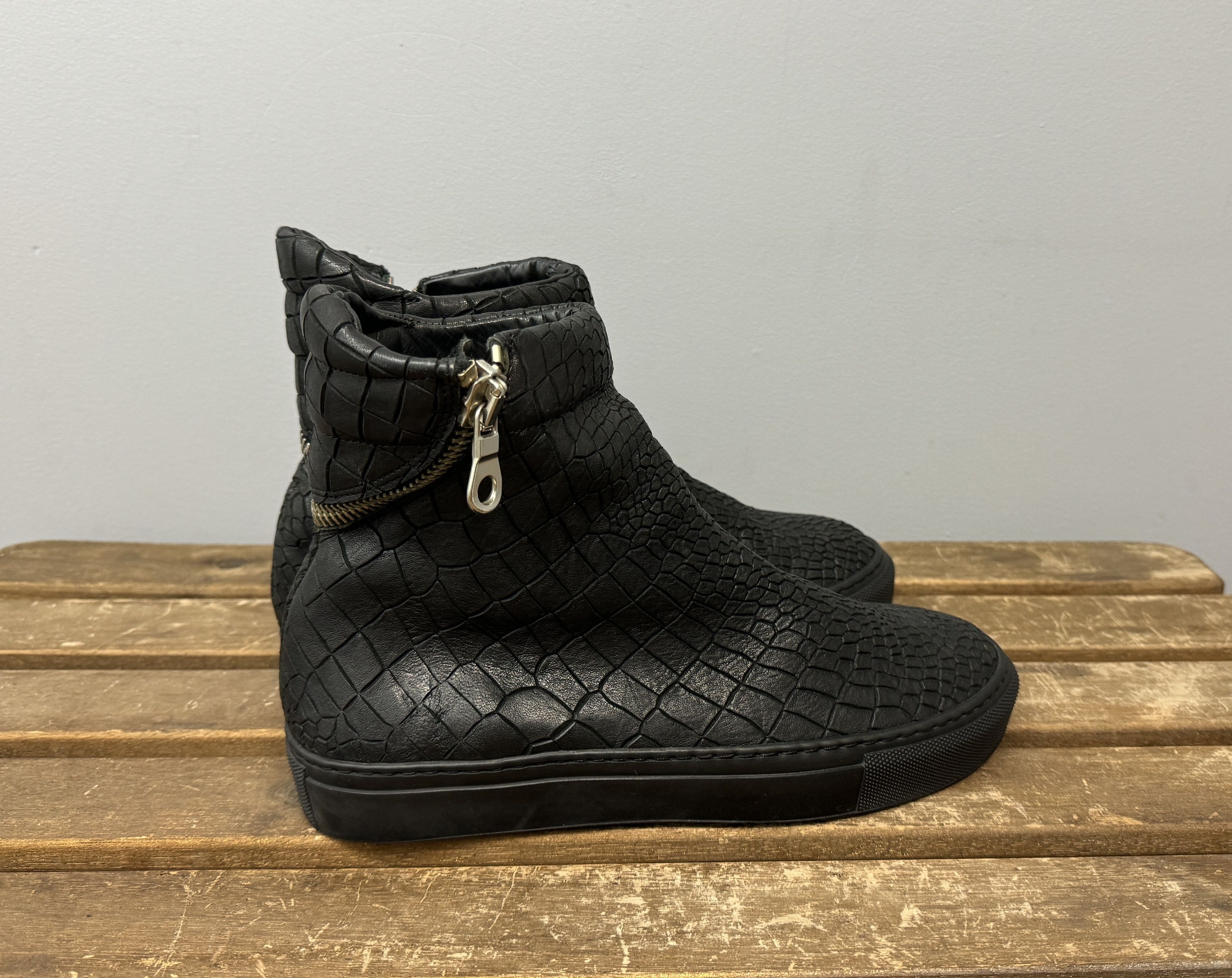 The Last Conspiracy The Last Conspiracy Spiral Zip Leather Boots Size 37 US 7 Size US 7 / IT 37 - 2 Thumbnail