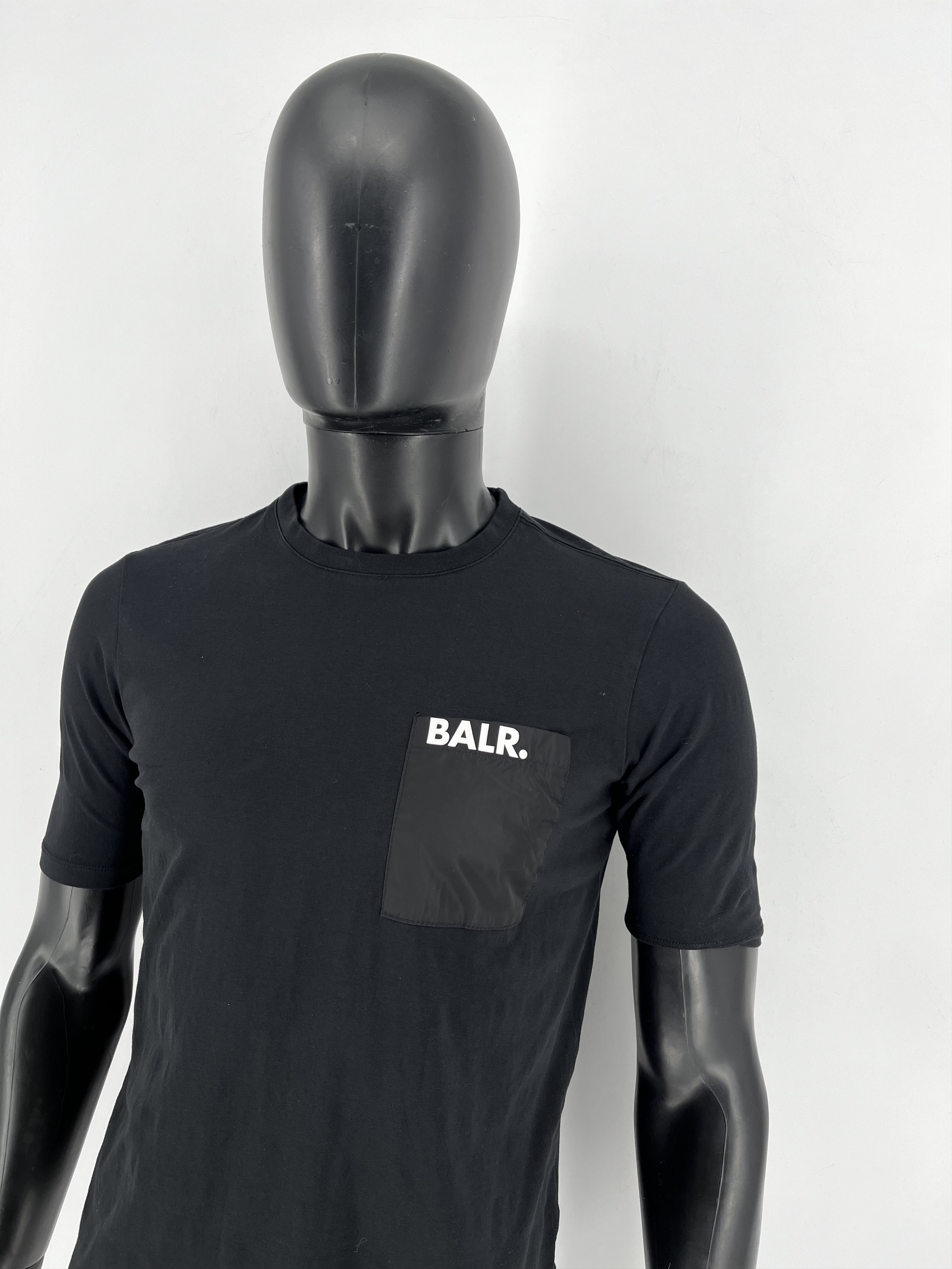 Japanese Brand Vintage BALR Fit Tee Big Logo Streetwear Style Size US S / EU 44-46 / 1 - 7 Thumbnail