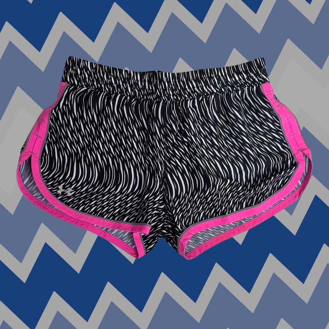 Under Armour Under Armour Women's Heat Gear Fitted Running Shorts XS Black Athletic Size 26" / US 2 / IT 38 - 1 Thumbnail