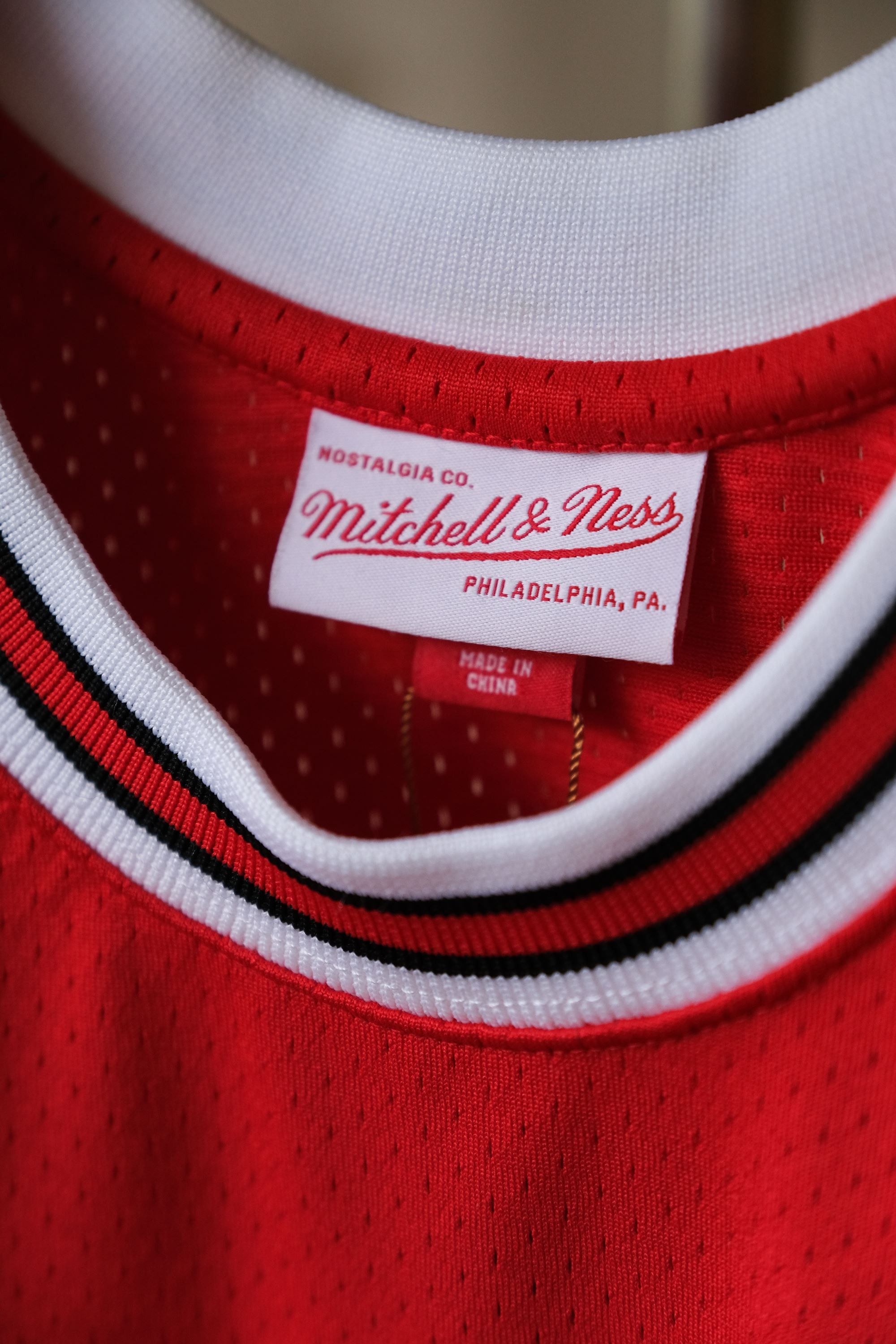 Mitchell & Ness Mitchell & Ness Reissue 1997-98 Chicago Bulls Jordan Jersey Size US XL / EU 56 / 4 - 4 Thumbnail