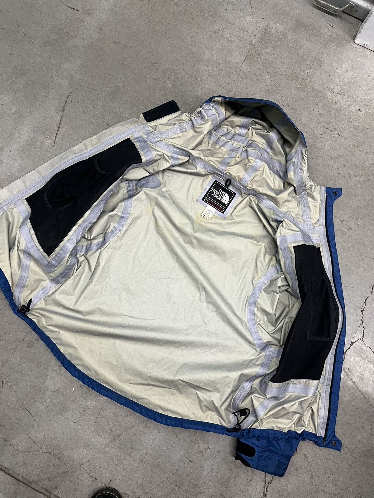The North Face Vintage North Face Summit Series Gore-tex Jacket Size US XL / EU 56 / 4 - 6 Thumbnail