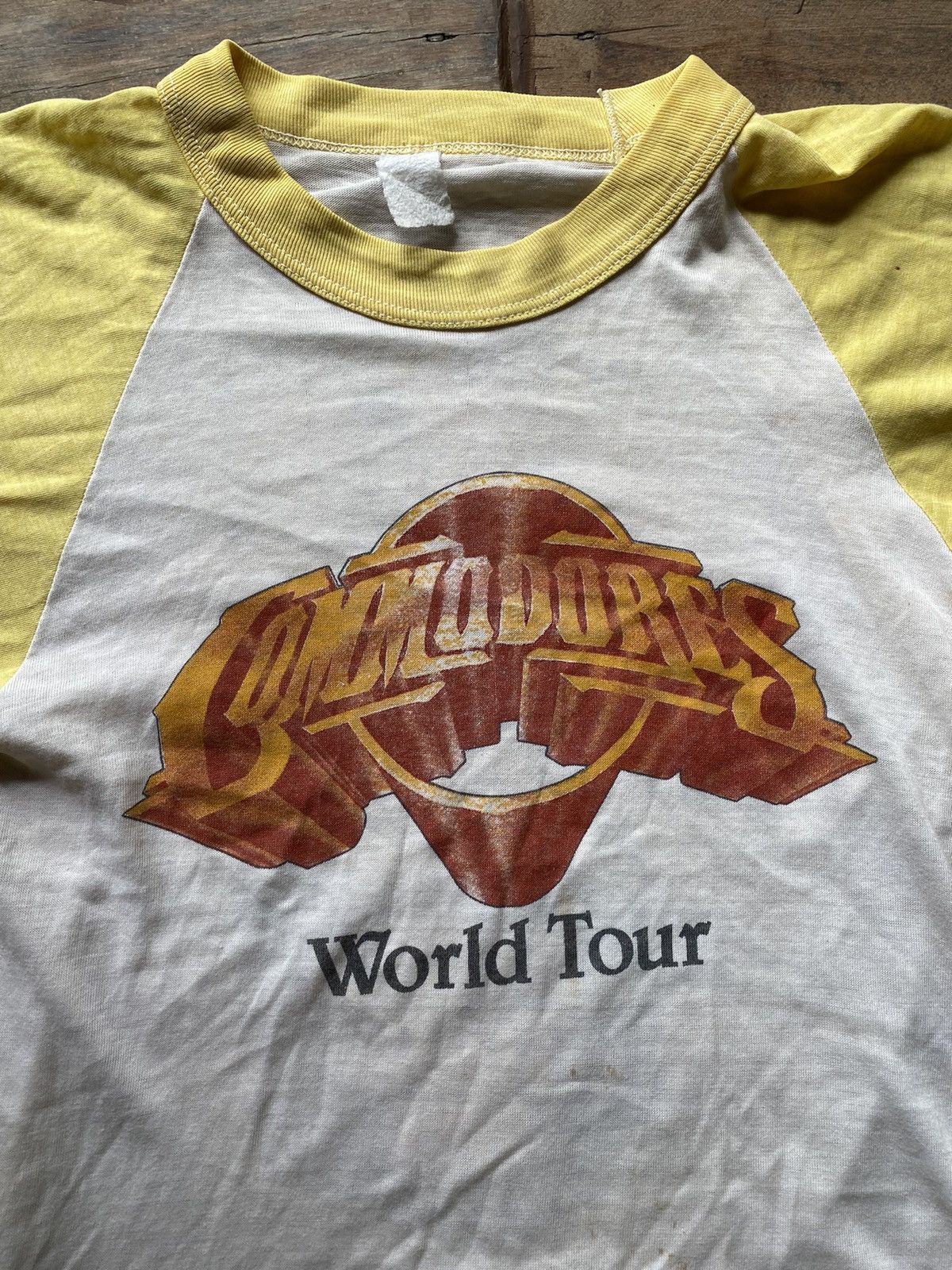 Band Tees × Vintage Vintage 1981 Commodores World Tour T shirts Size US M / EU 48-50 / 2 - 3 Thumbnail