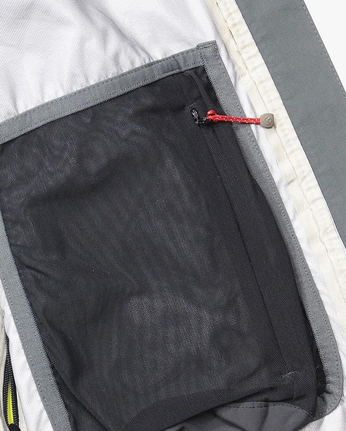 The North Face FW2015 THE NORTH FACE SUMMIT SERIES HYVENT JACKET Size US M / EU 48-50 / 2 - 11 Thumbnail