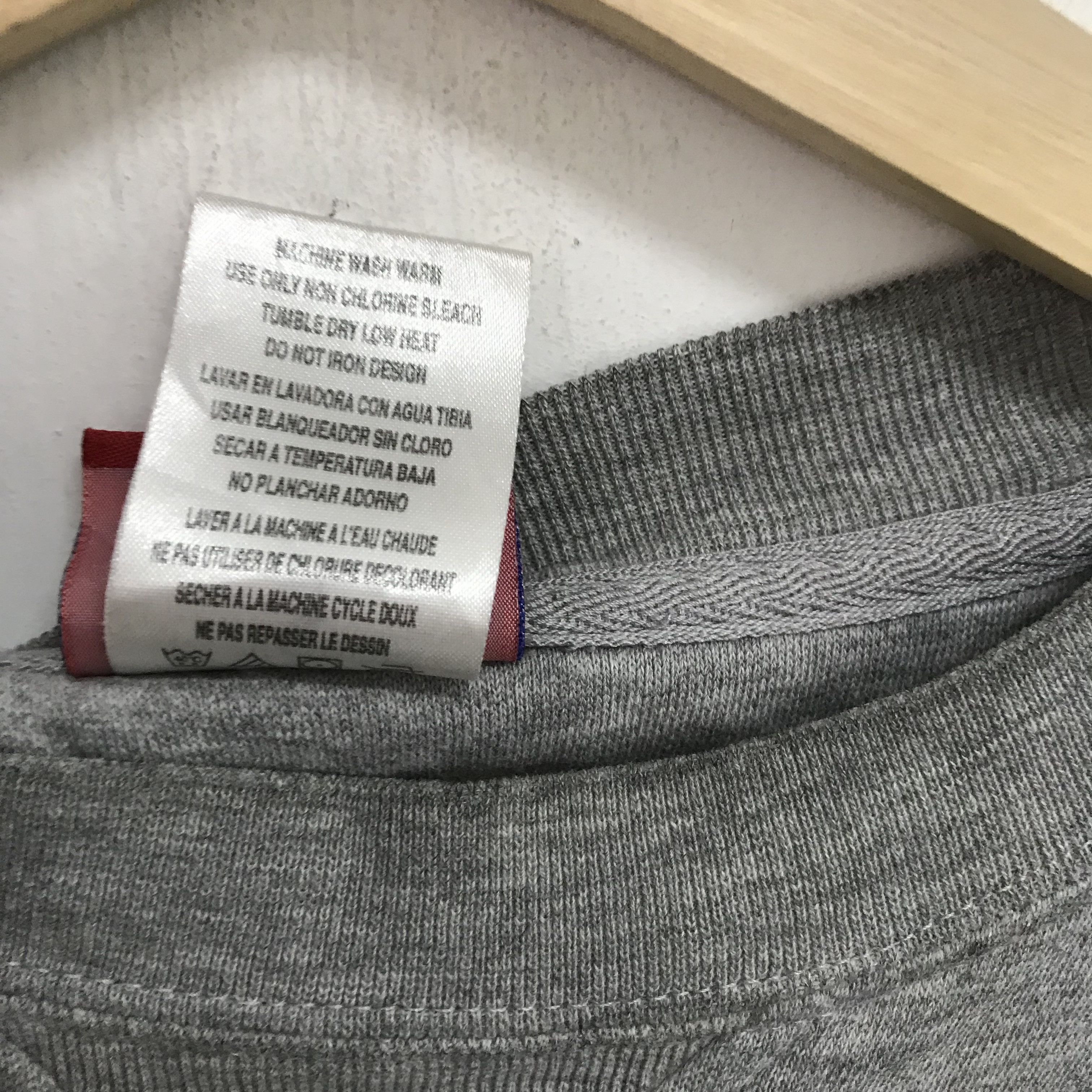 Champion Vintage Tampa Bay Buccaneers Grey Sweatshirt - 472 Size US XL / EU 56 / 4 - 9 Thumbnail