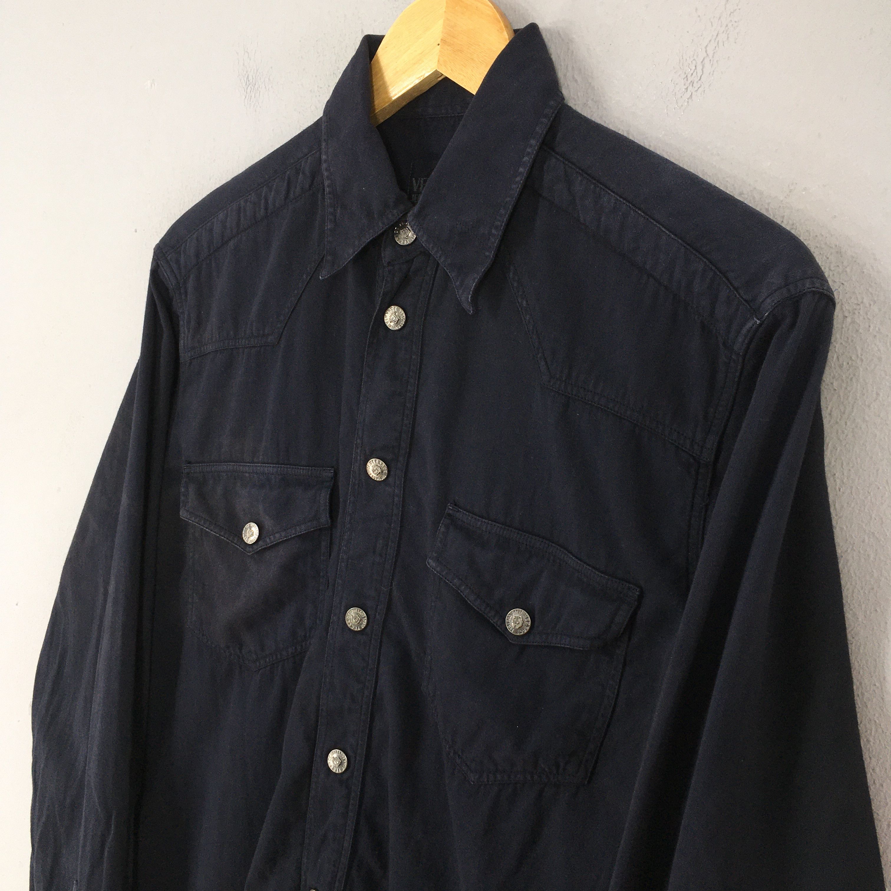Versace Vintage 90s Versace Jeans Couture Black Shirt Small Size US S / EU 44-46 / 1 - 3 Thumbnail