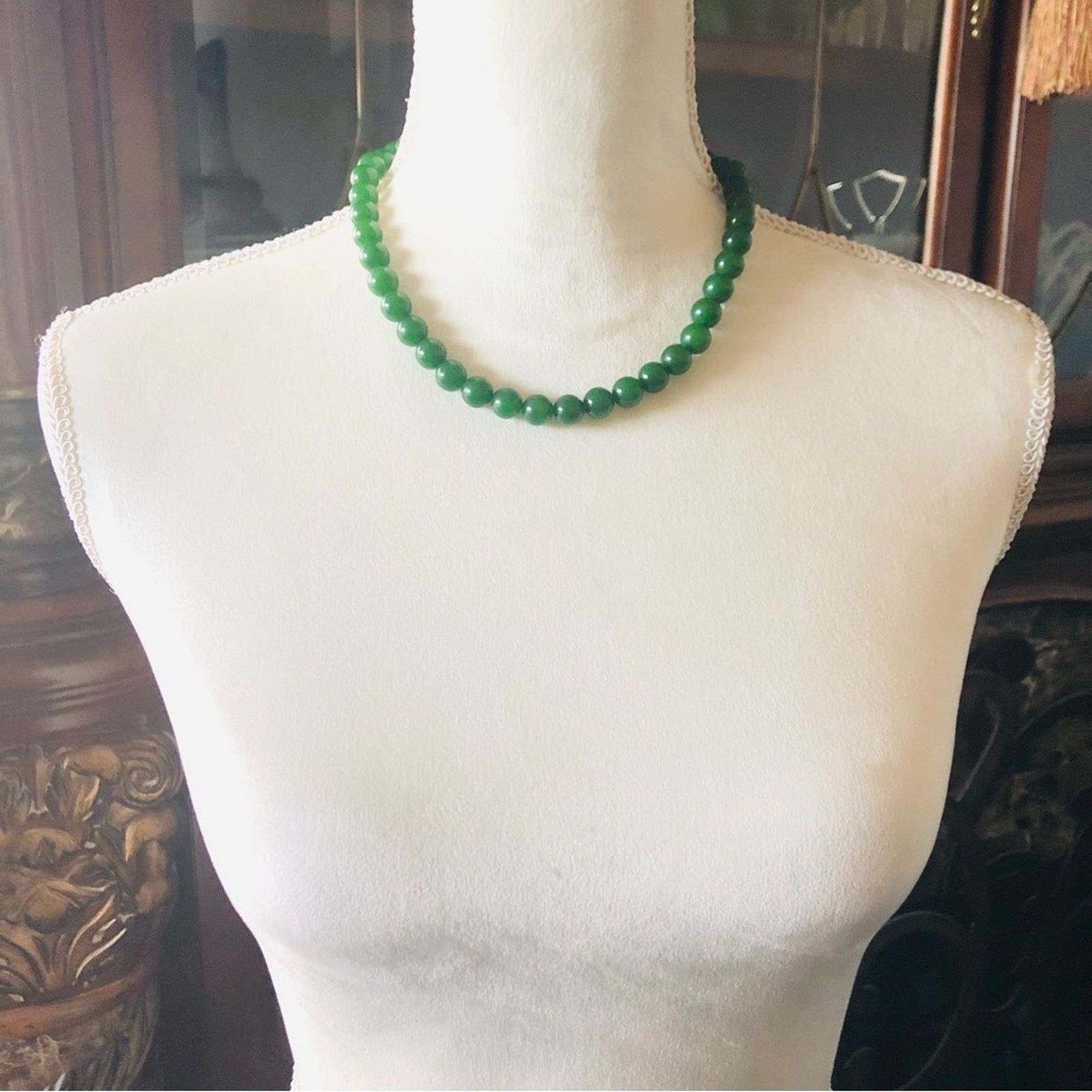 Handmade Genuine nephrite jade 10mm round bead necklace Size ONE SIZE - 4 Thumbnail