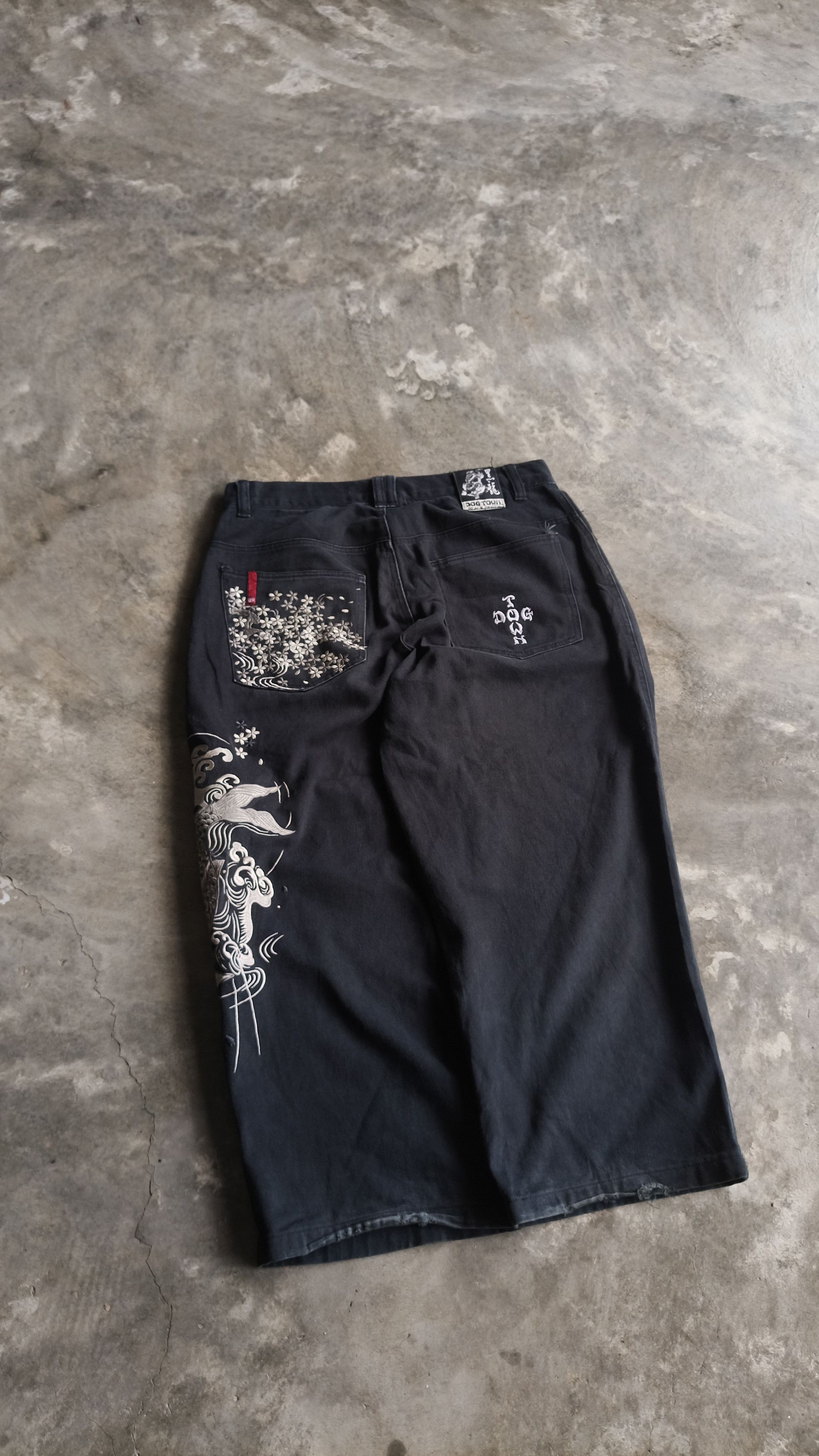 Dogtown VINTAGE 90s DOGTOWN BAGGY JEANS Size US 32 / EU 48 - 1 Thumbnail