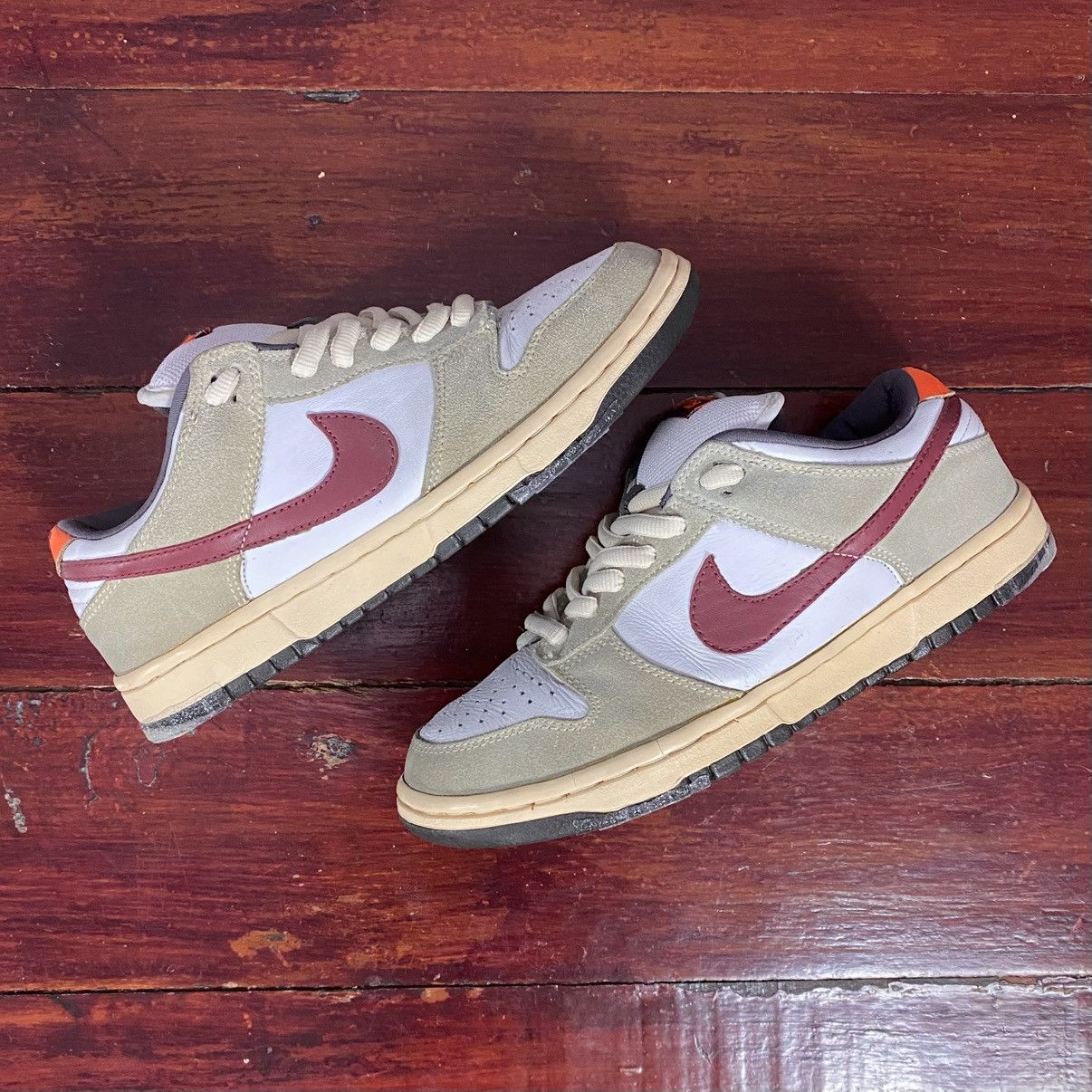 Nike SB Dunk Low Crimson 2006 Size US 8 / EU 41 - 1 Thumbnail