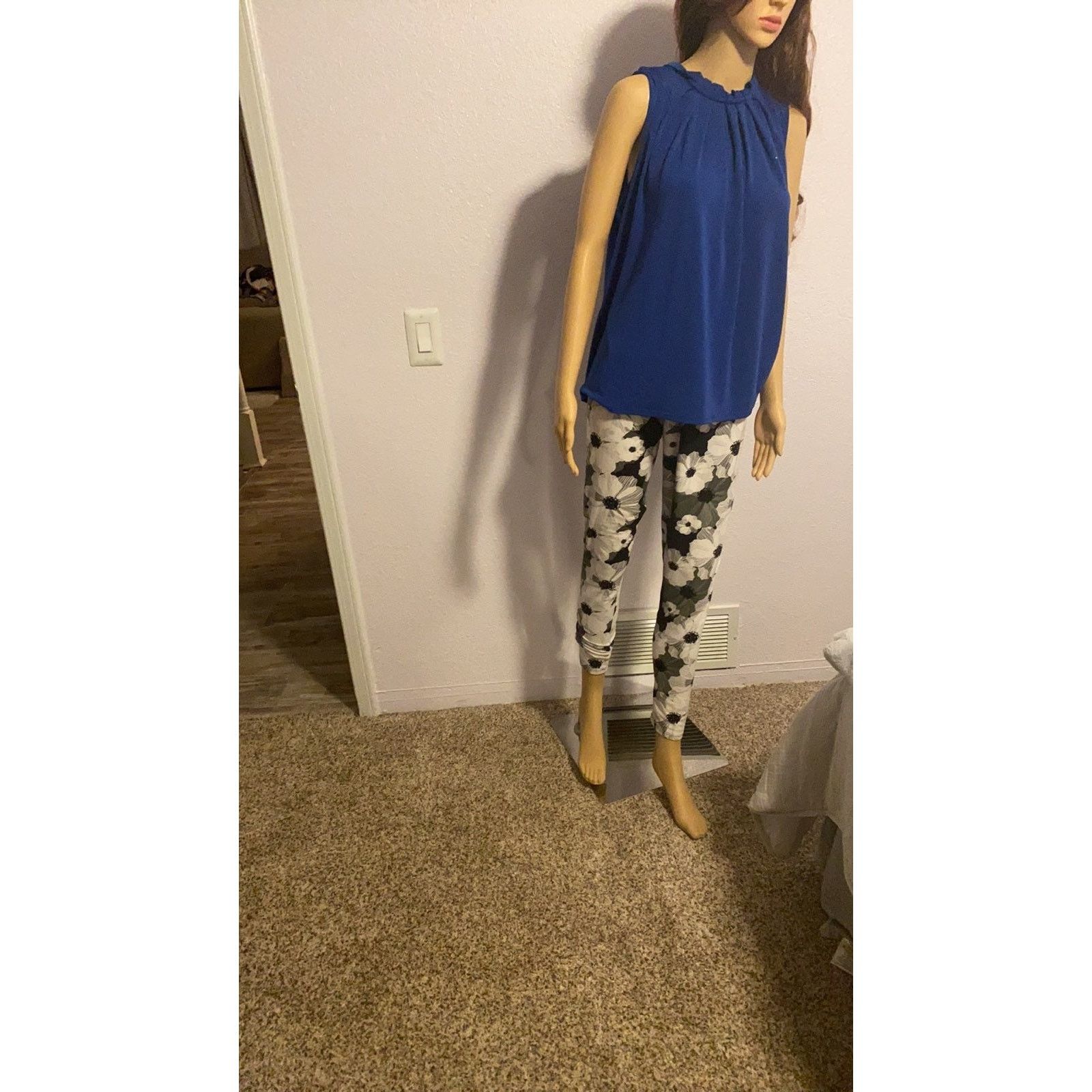 Other Agnes & Dora Floral Leggings - Size L - Black/White - EUC Size 34" / US 12 / IT 48 - 4 Thumbnail