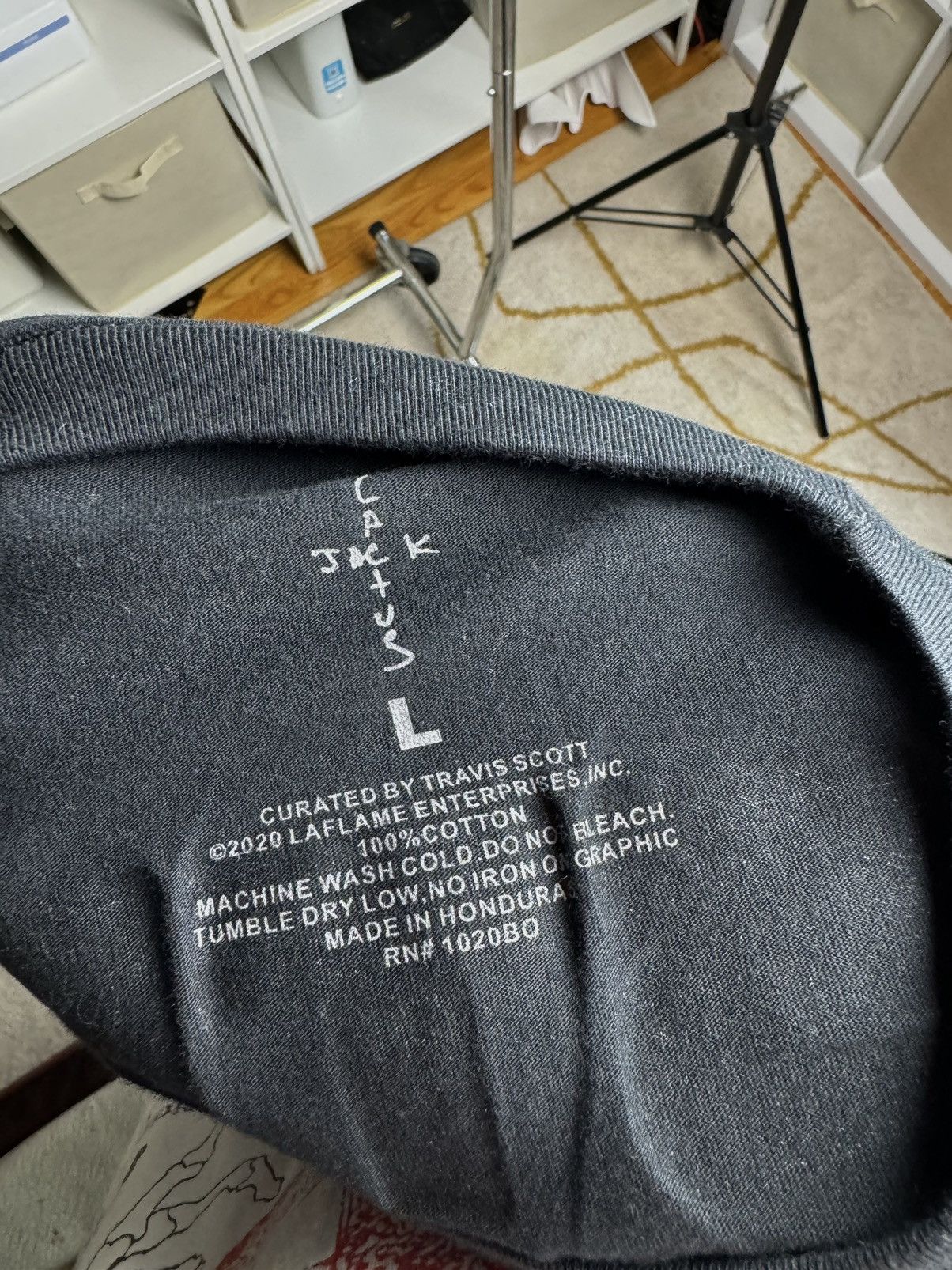 Travis Scott Travis Scott Astrofest 2019 Staff Embossed Tee Size US L / EU 52-54 / 3 - 3 Thumbnail