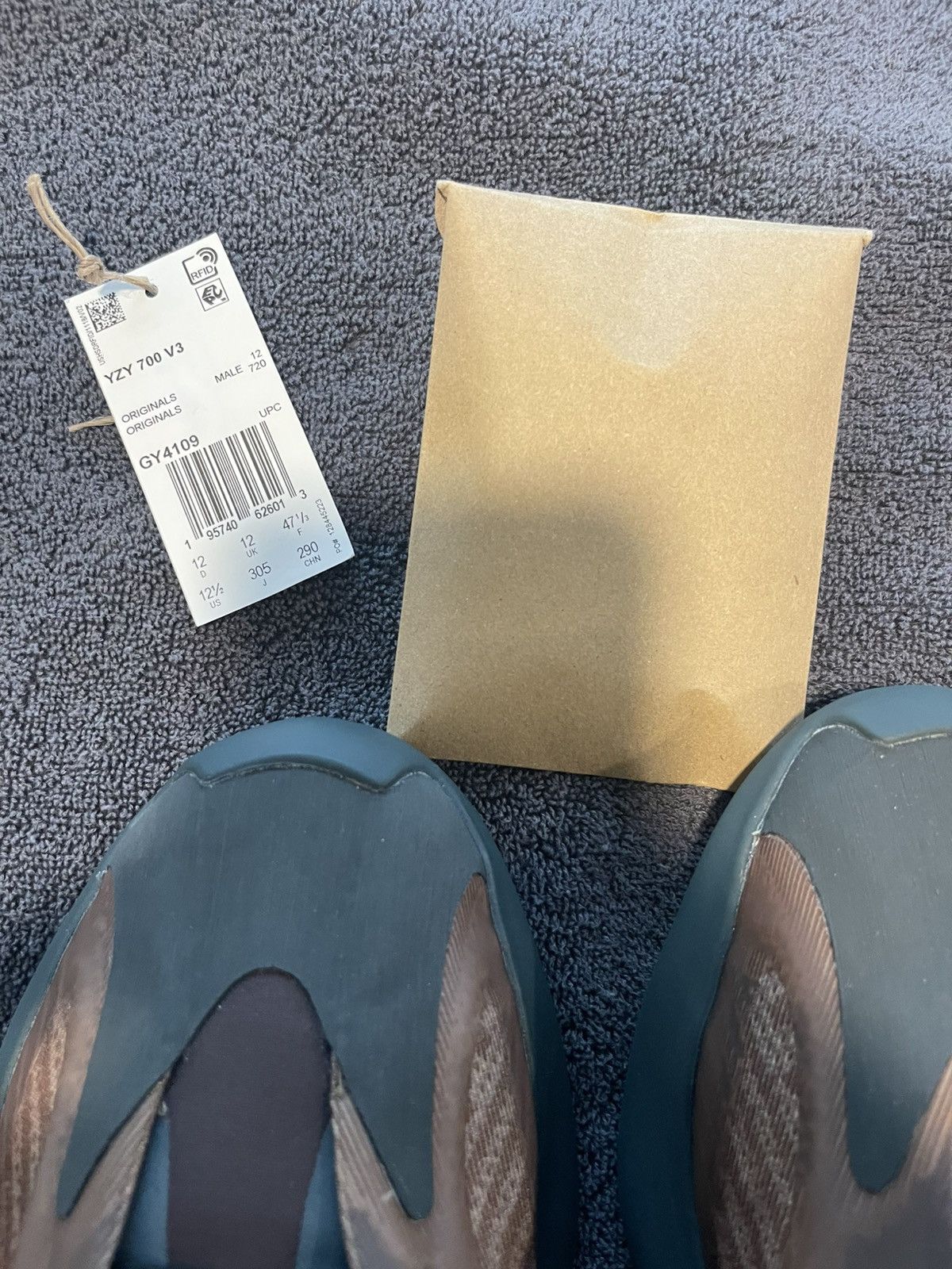 Adidas Yeezy 700 Size US 12.5 / EU 45-46 - 9 Thumbnail