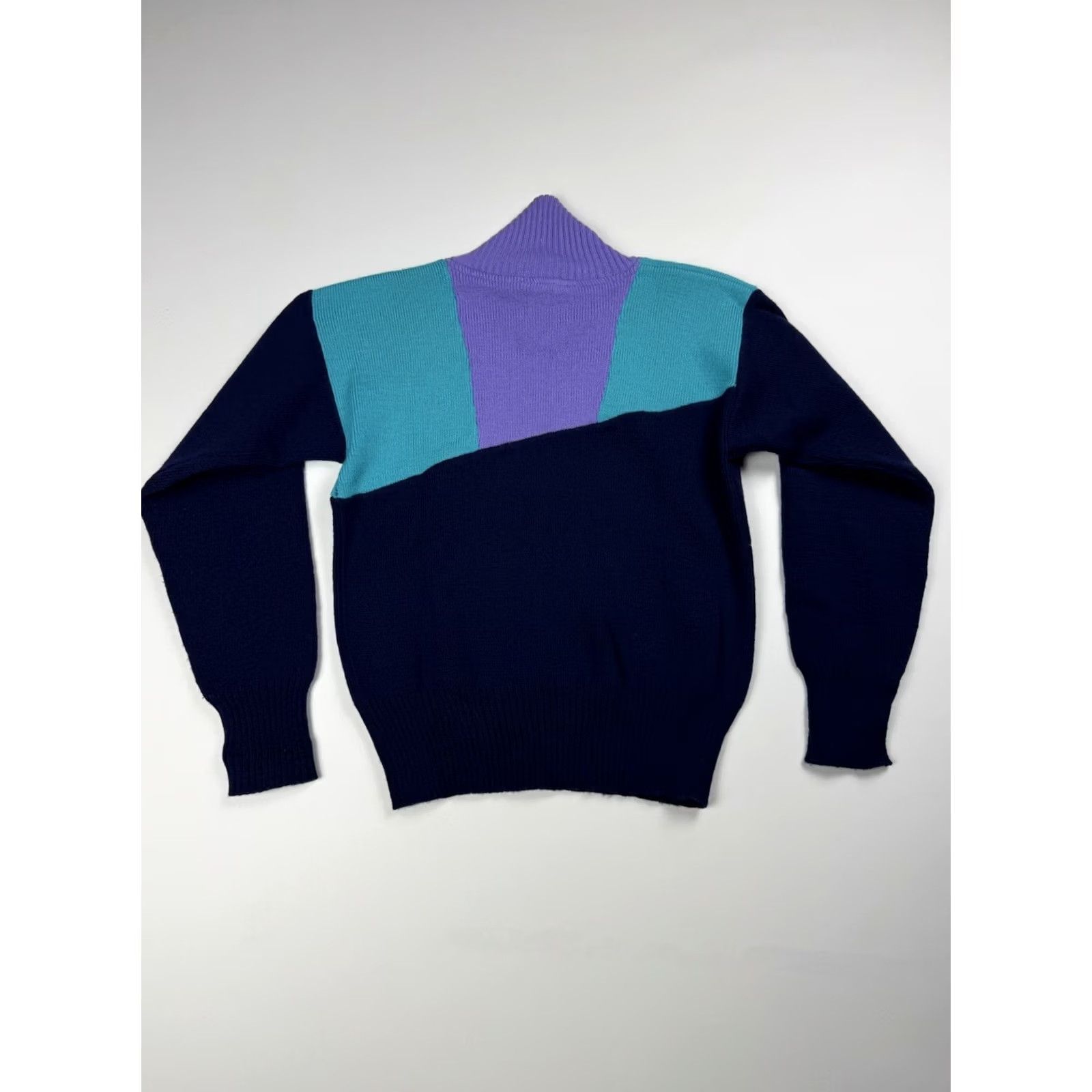 Vintage VINTAGE White Stag Ski Sweater Medium Wool Blue Purple Vtg Women’s Size Size M / US 6-8 / IT 42-44 - 7 Thumbnail
