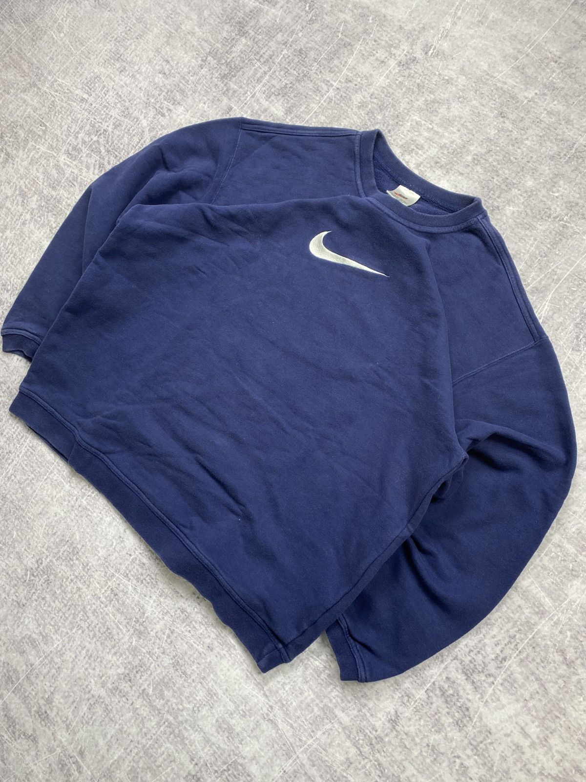 Nike Vintage baggy rare Nike center logo sweatshirt Size US XL / EU 56 / 4 - 2 Thumbnail